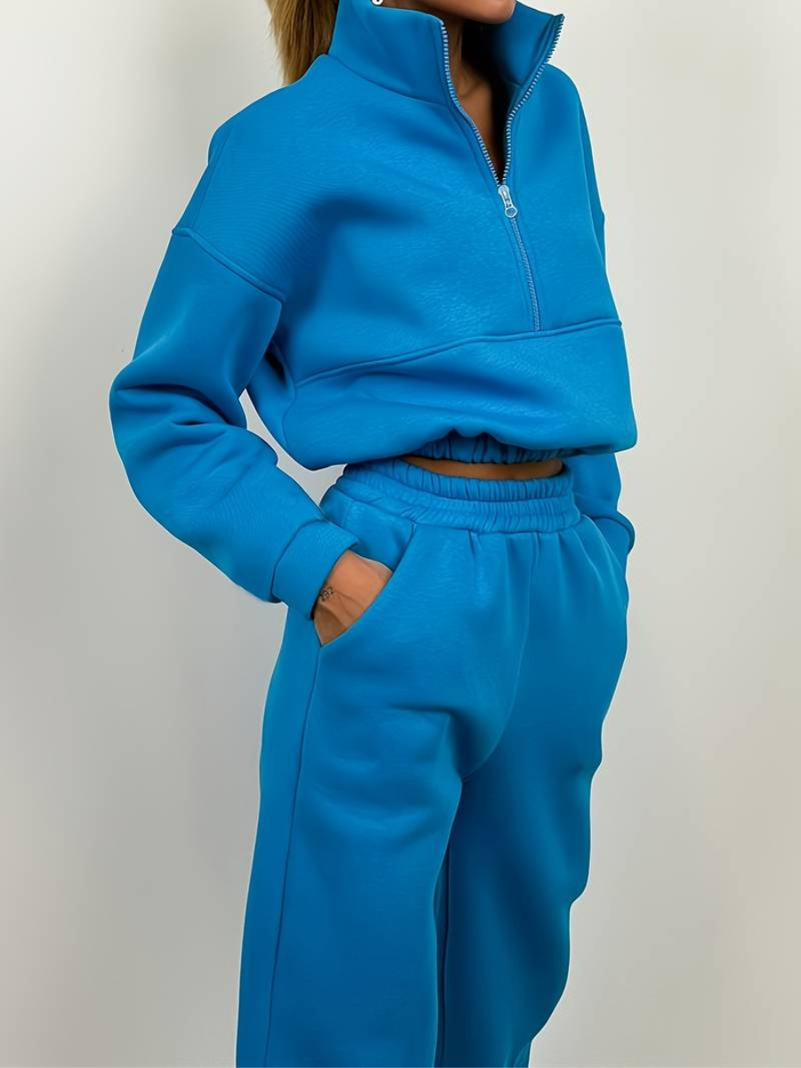 Blus med dragkedja och träningsoverallsbyxa