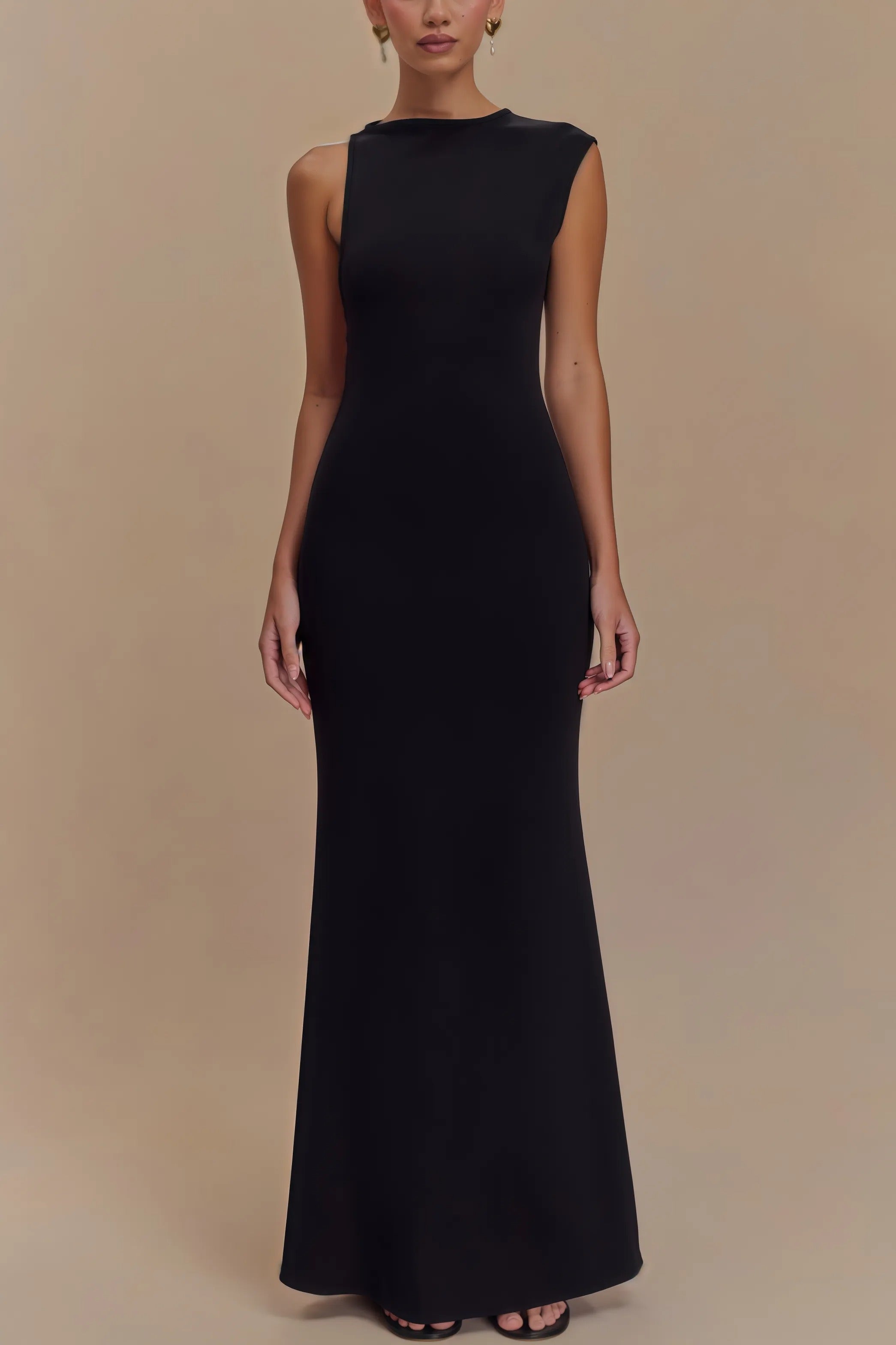 Zwarte mouwloze maxi-jurk