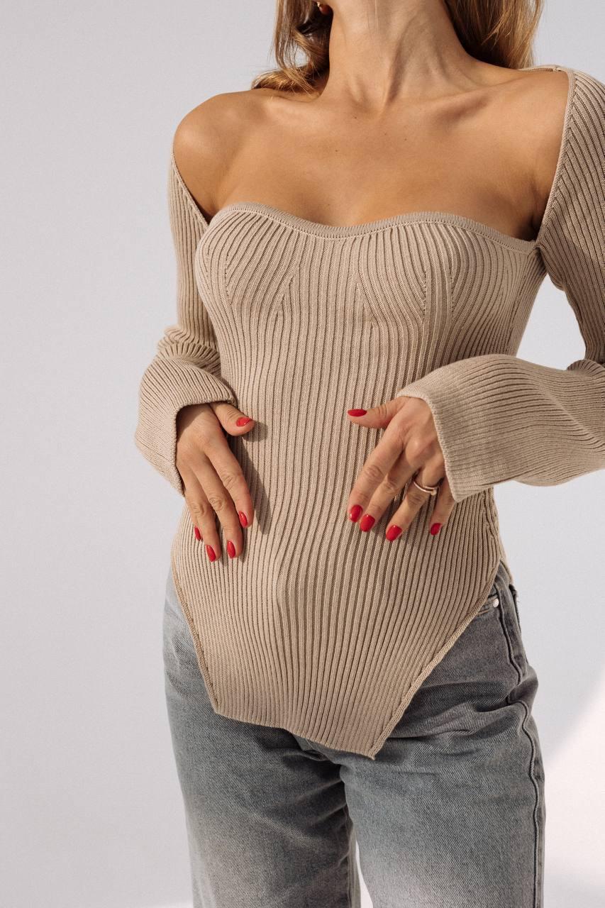 Strapless geribbelde top met uitlopende mouwen