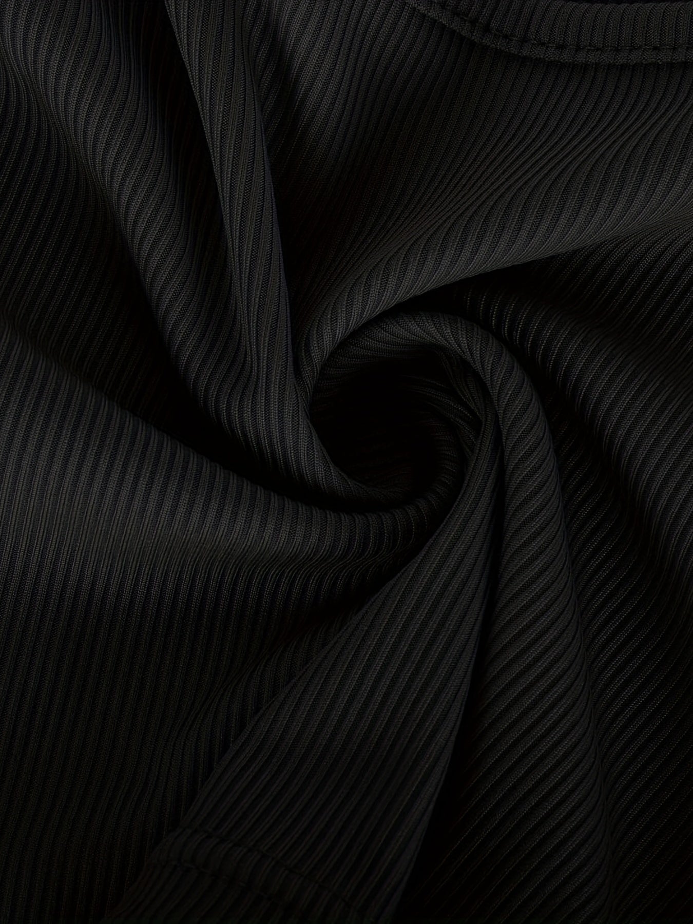 Crop top med utskärning och kjol med slits