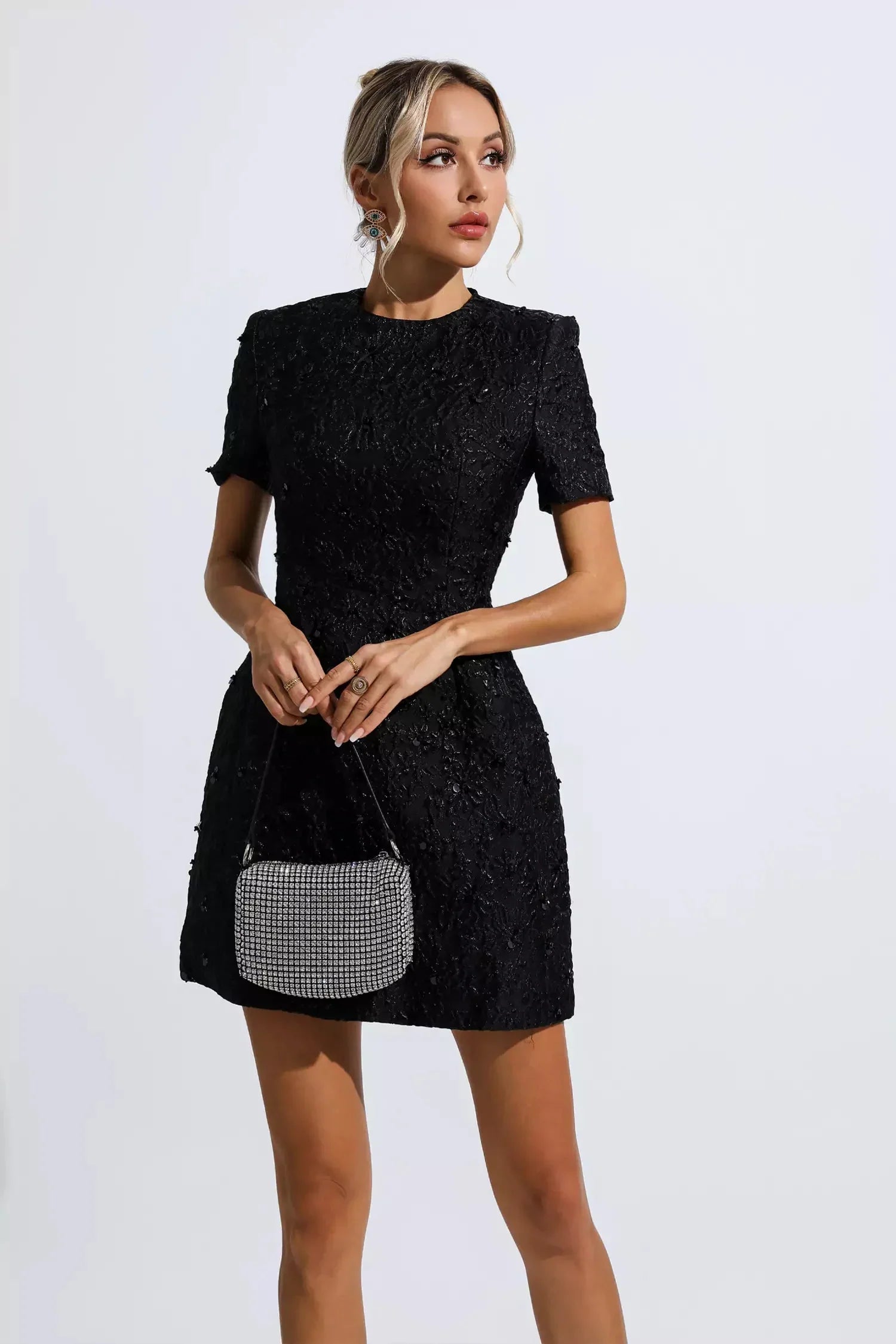 Zwarte Mini Jurk met Textuur en Korte Mouwen