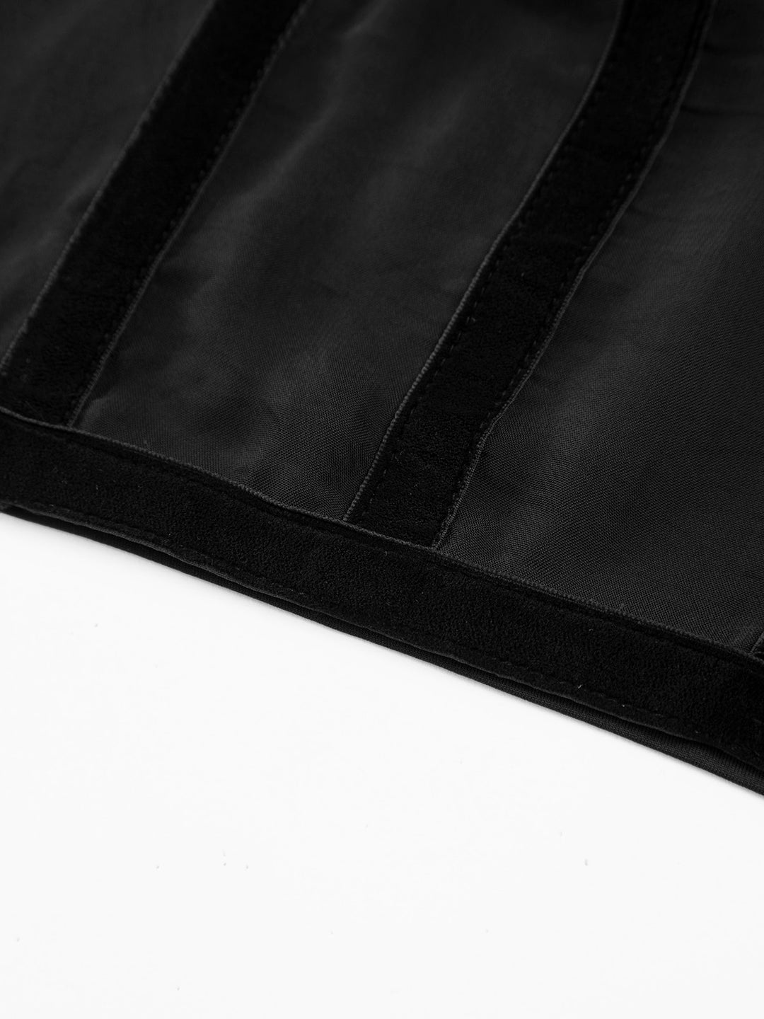Mesh korset met strikbandjes op de schouders