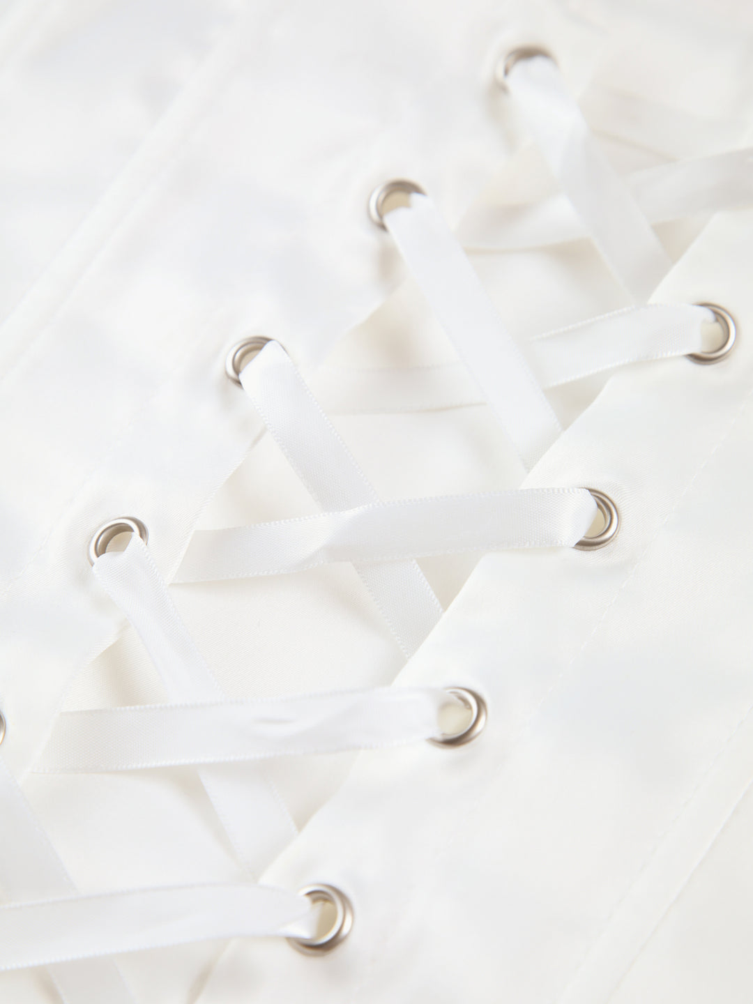 Wit off-shoulder korset met geaccentueerde naden