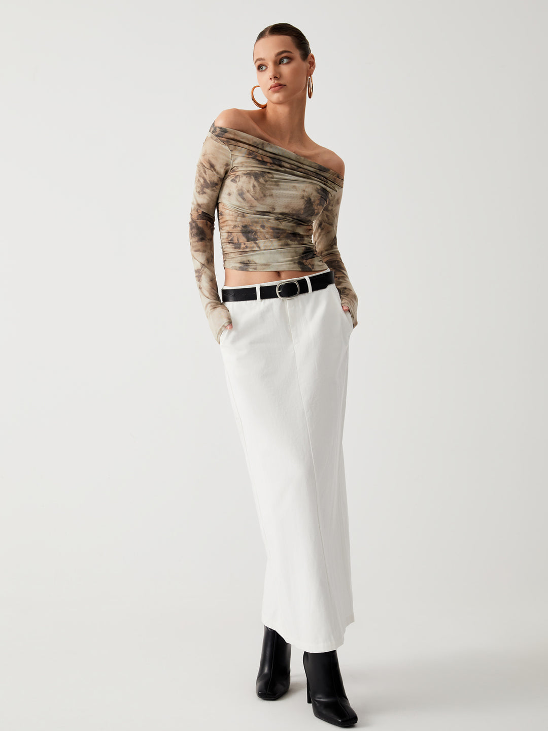 Bruine tie-dye off-shoulder top met lange mouwen