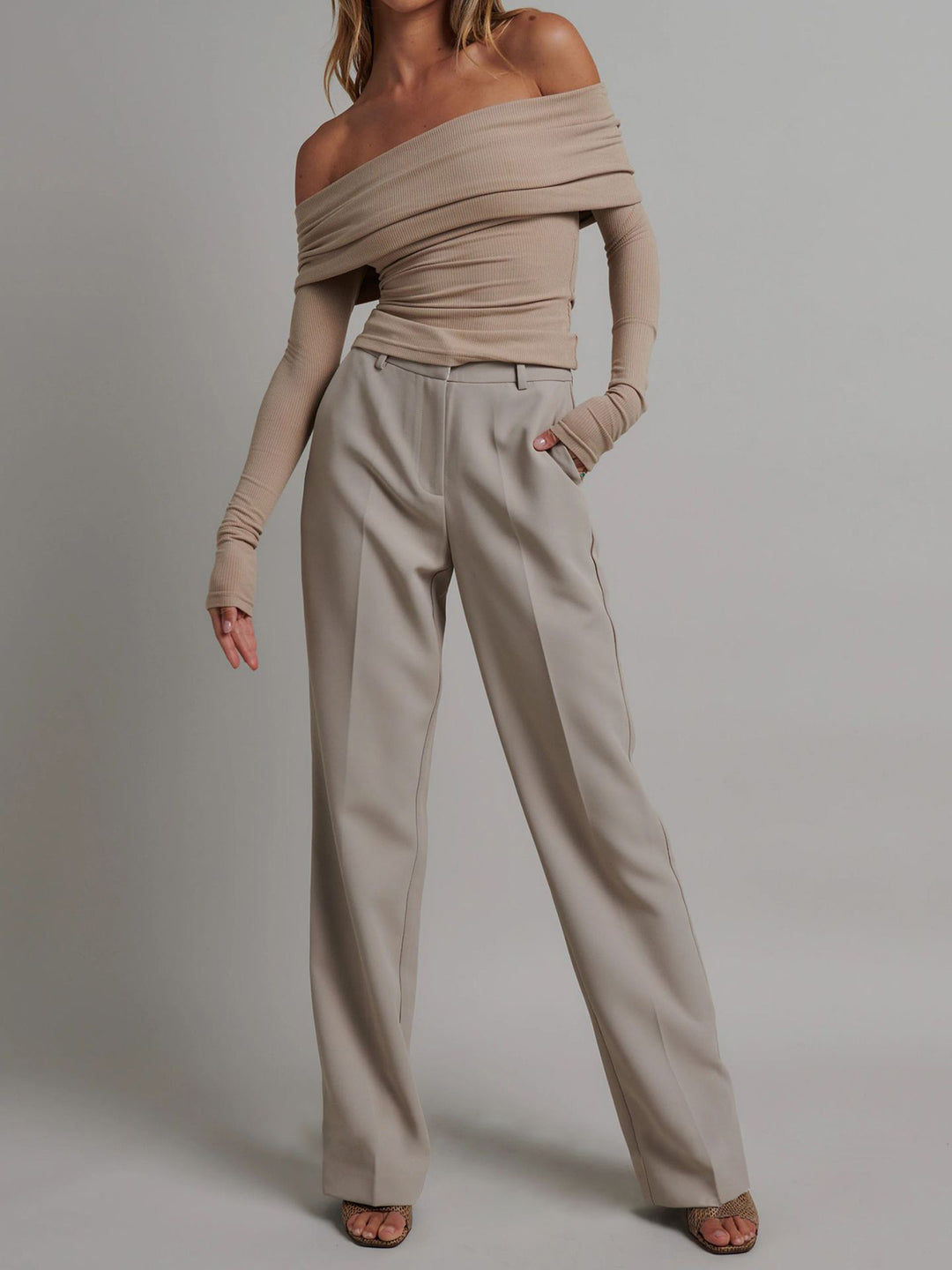 Off-shoulder geribbelde top met lange mouwen