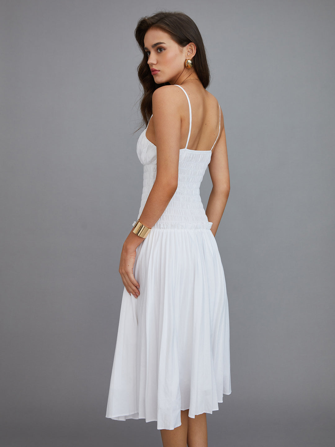 Witte geplooide midi-jurk met smalle bandjes