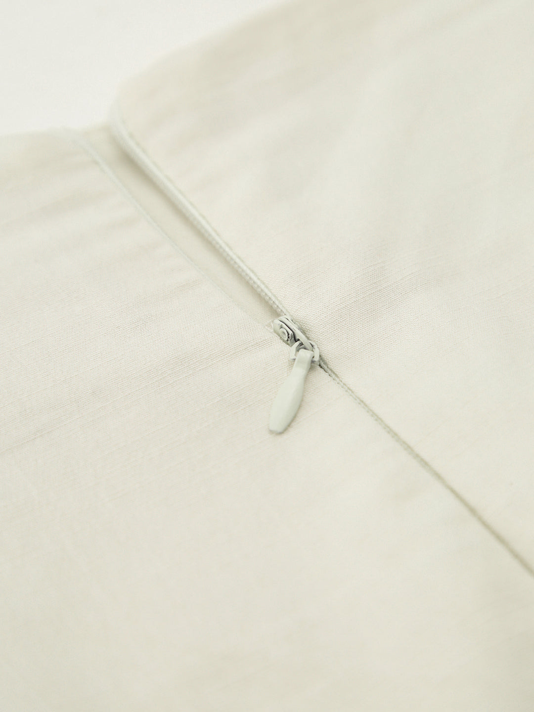 Witte Midi-Rok met Zwarte Strikdetails
