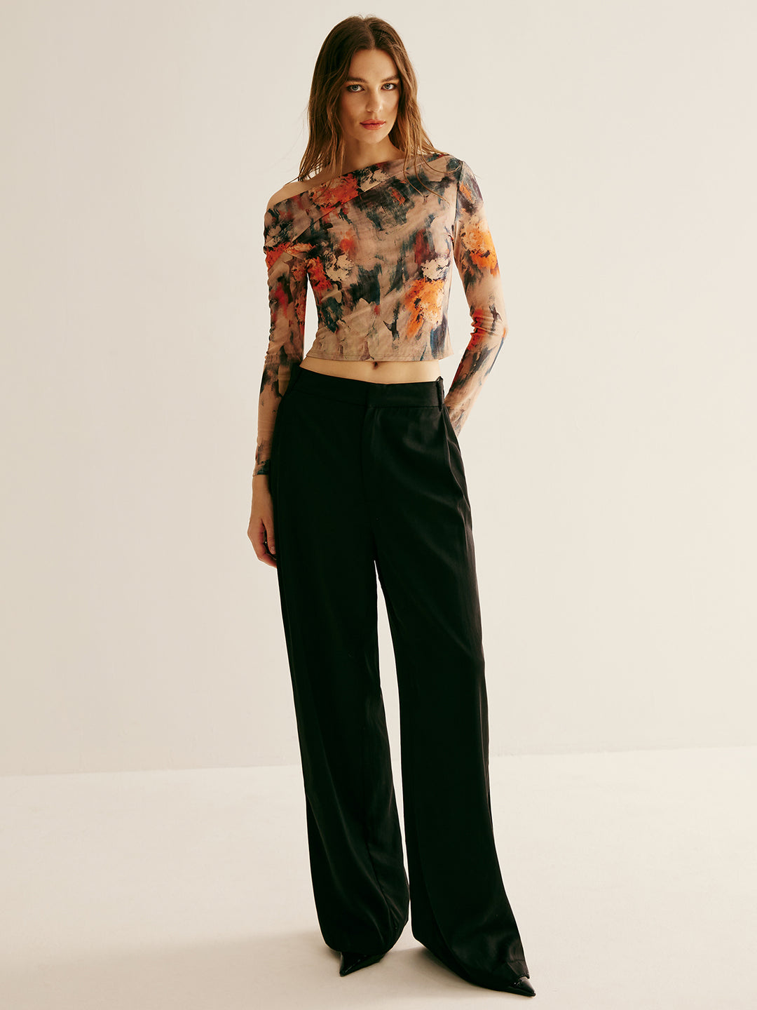 Top van mesh met abstract patroon en blote schouders