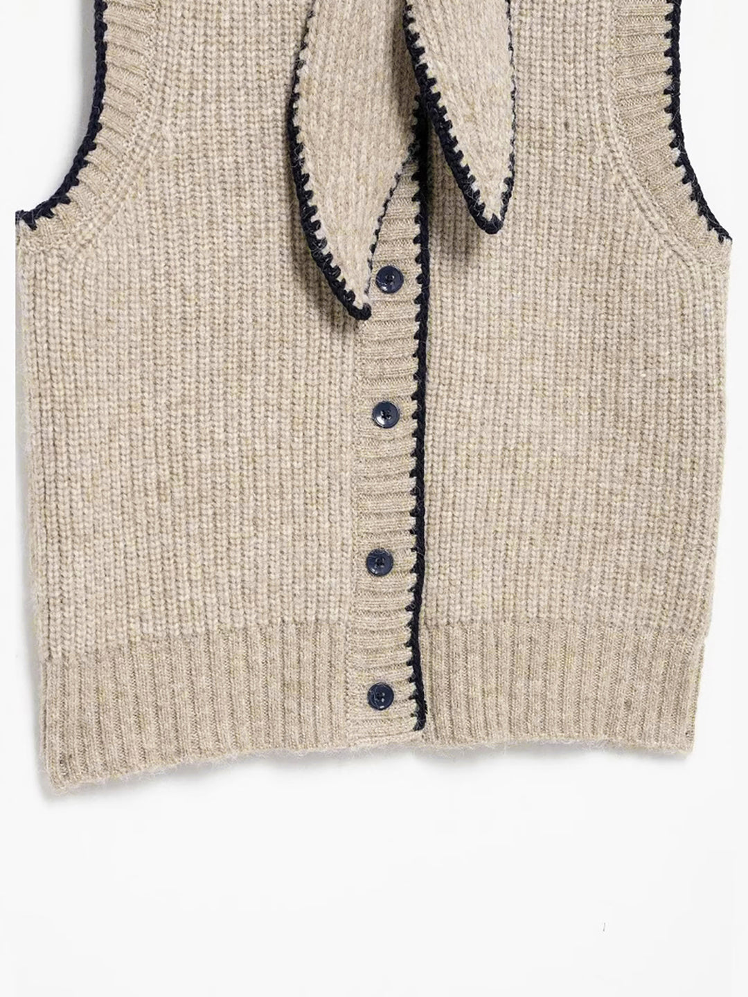 Gebreid vest met strikkraag en knoopdetails