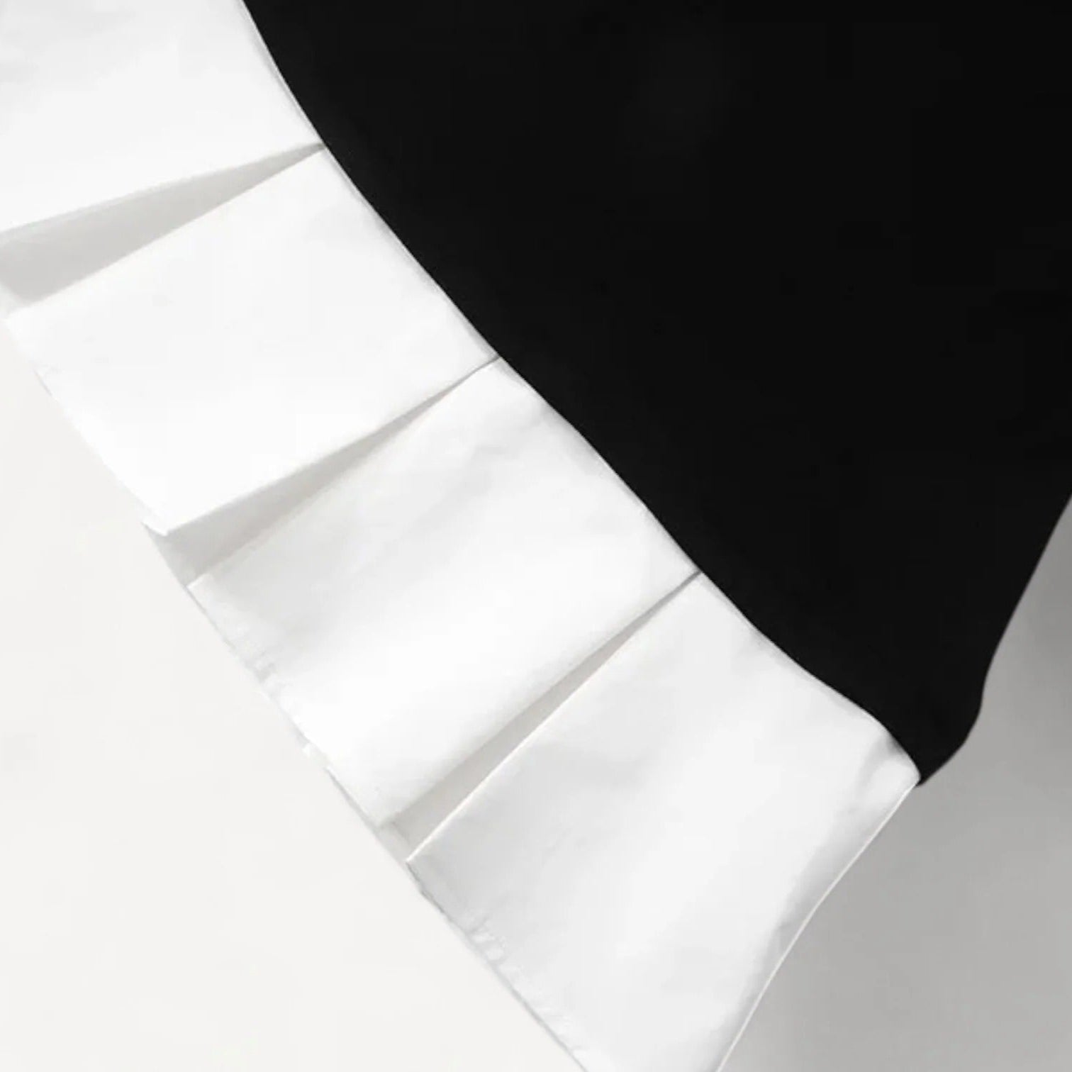 Mini Jurk met Contrast en Plissé Rok