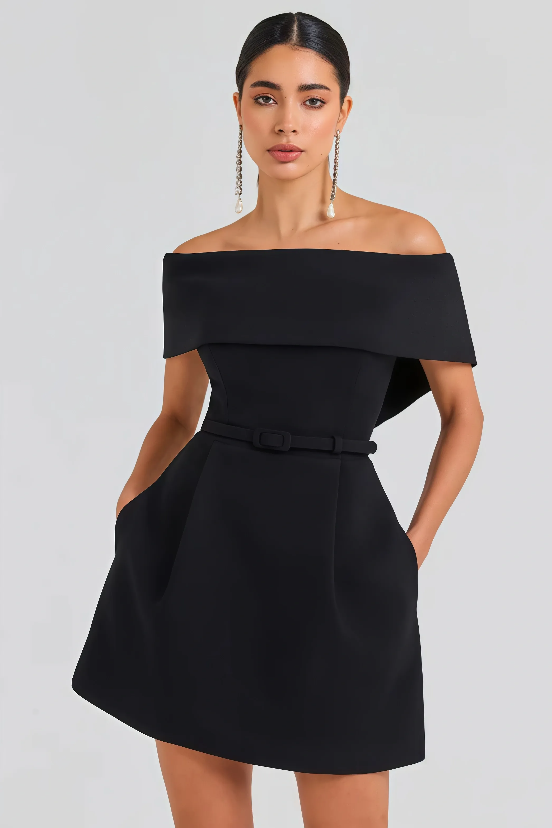 Zwarte strapless mini-jurk met riem