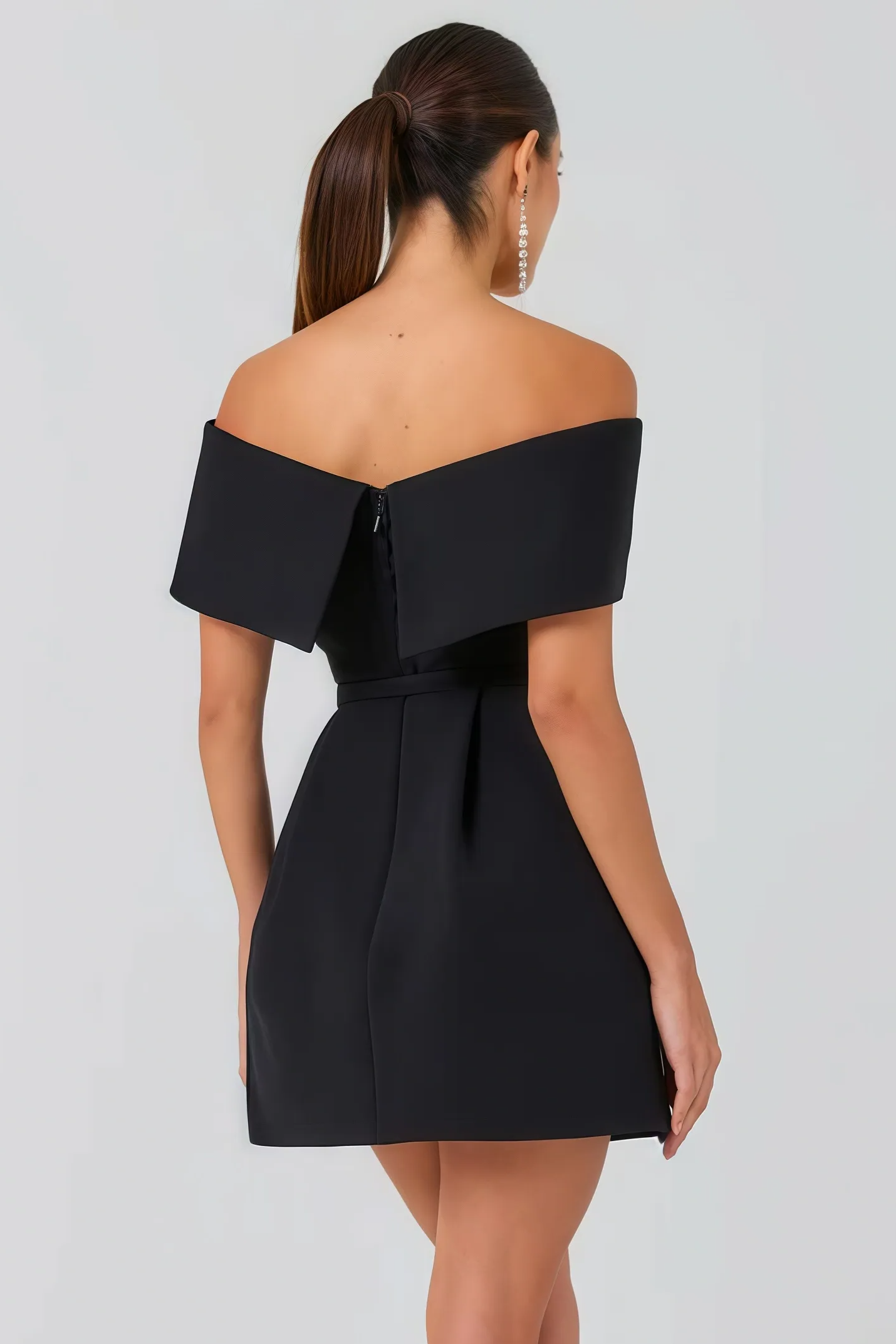 Zwarte strapless mini-jurk met riem