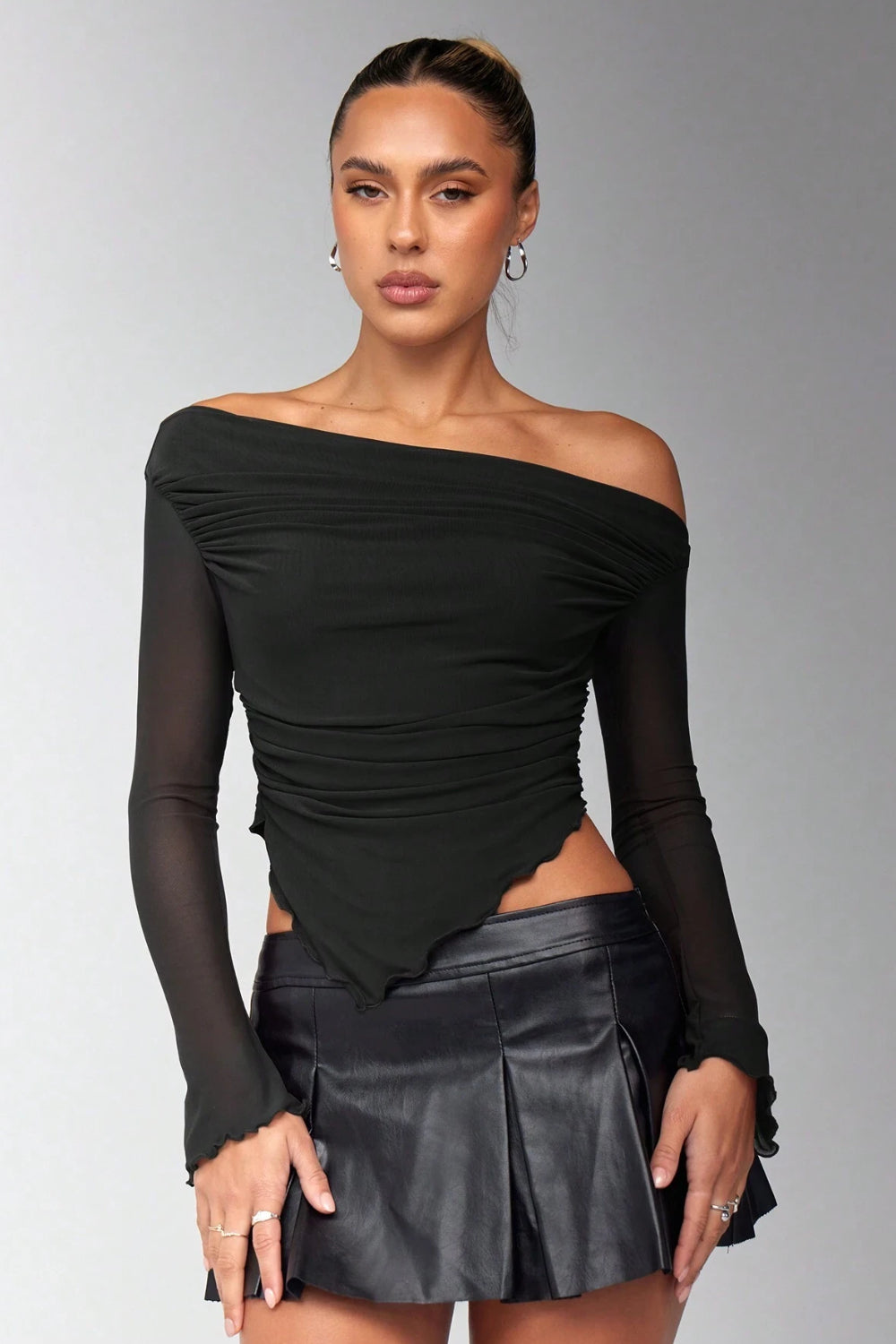 LUMINA ONE-SHOULDER GEPLOOIDE TOP
