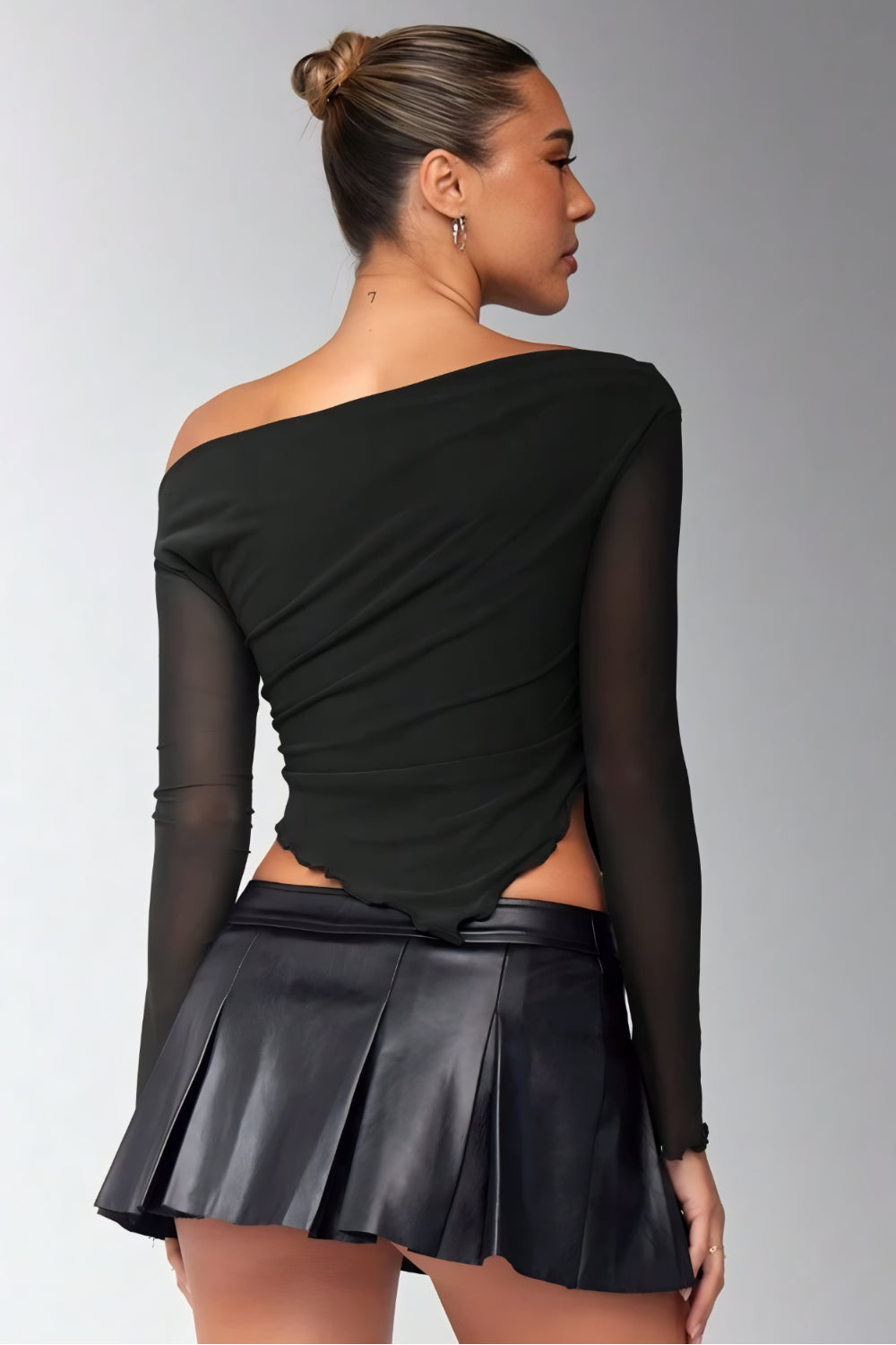 LUMINA ONE-SHOULDER GEPLOOIDE TOP
