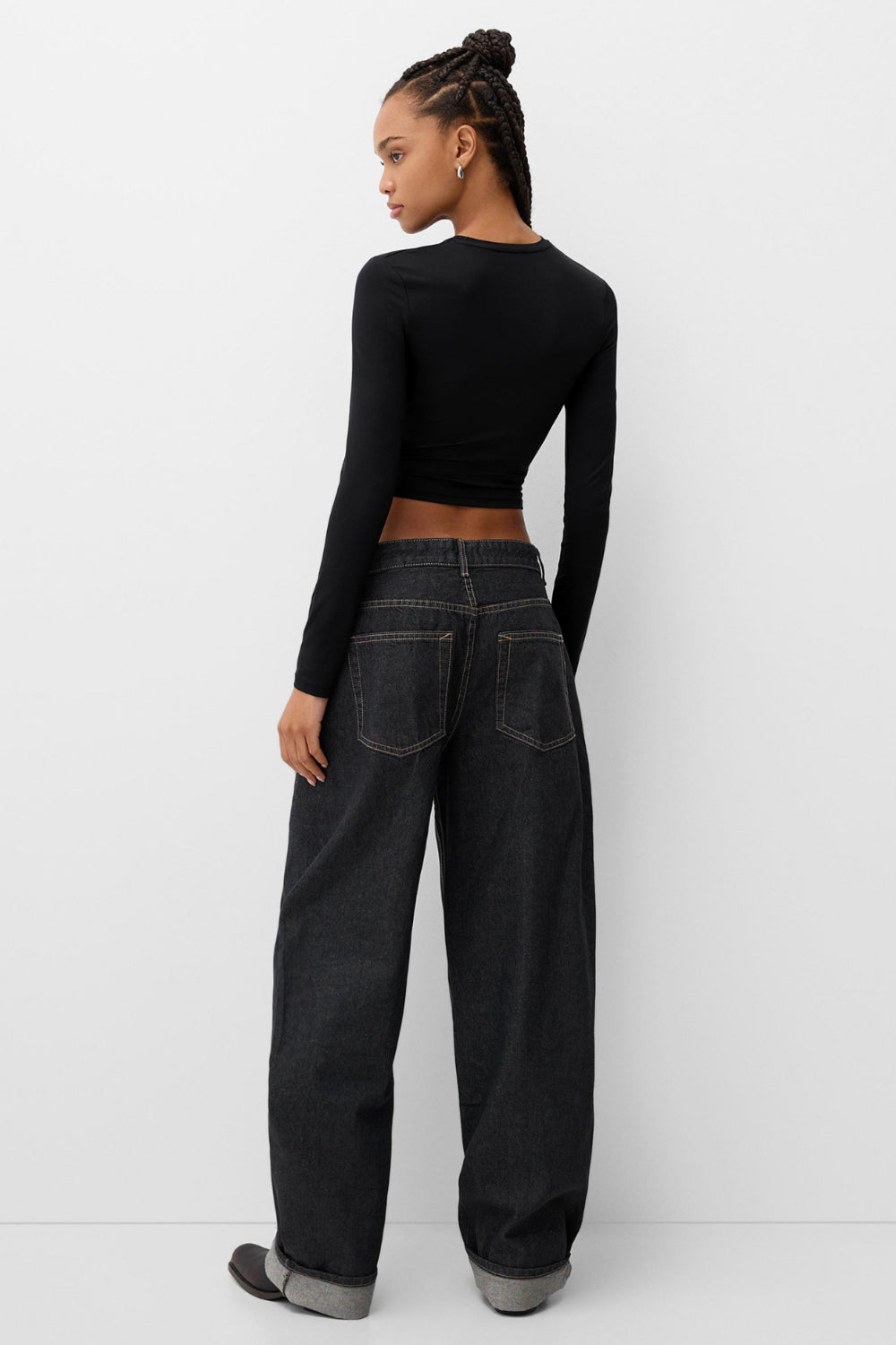 ESSENCE RONDE-HALS TOP