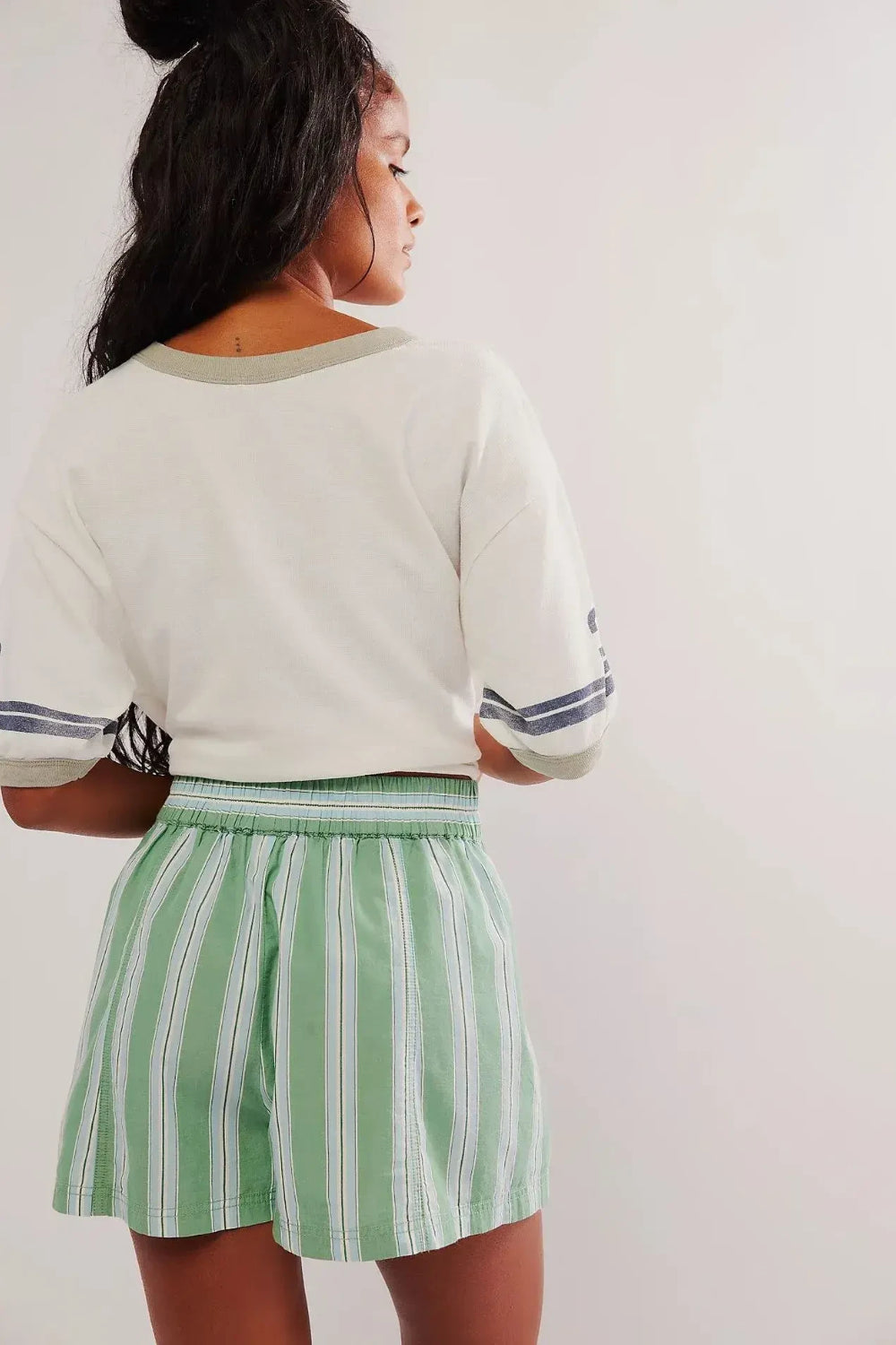 GESTREEPTE ELASTISCHE STRANDSHORTS