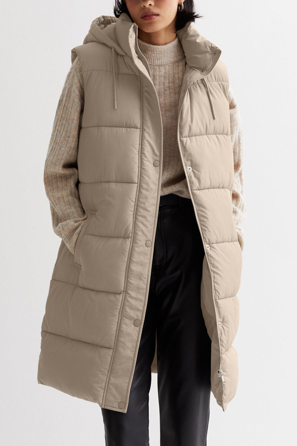 SERENITY MIDILANGE BODYWARMER MET CAPUCHON