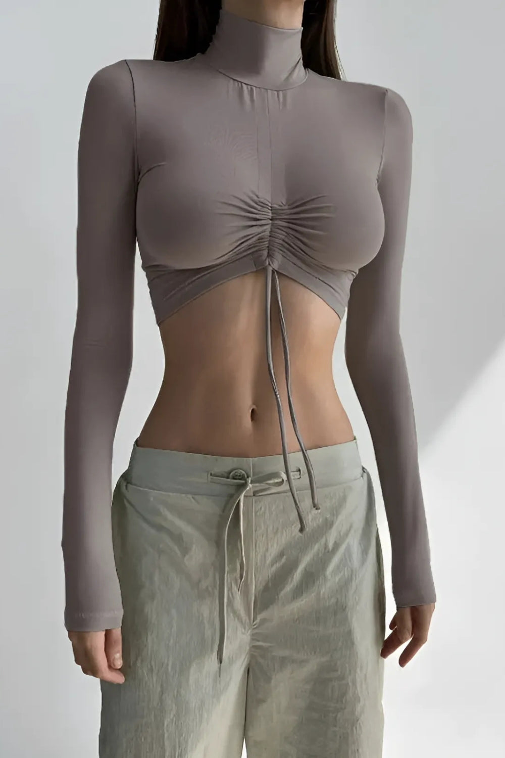 NAVIRA GEGATHERDE CROP TOP