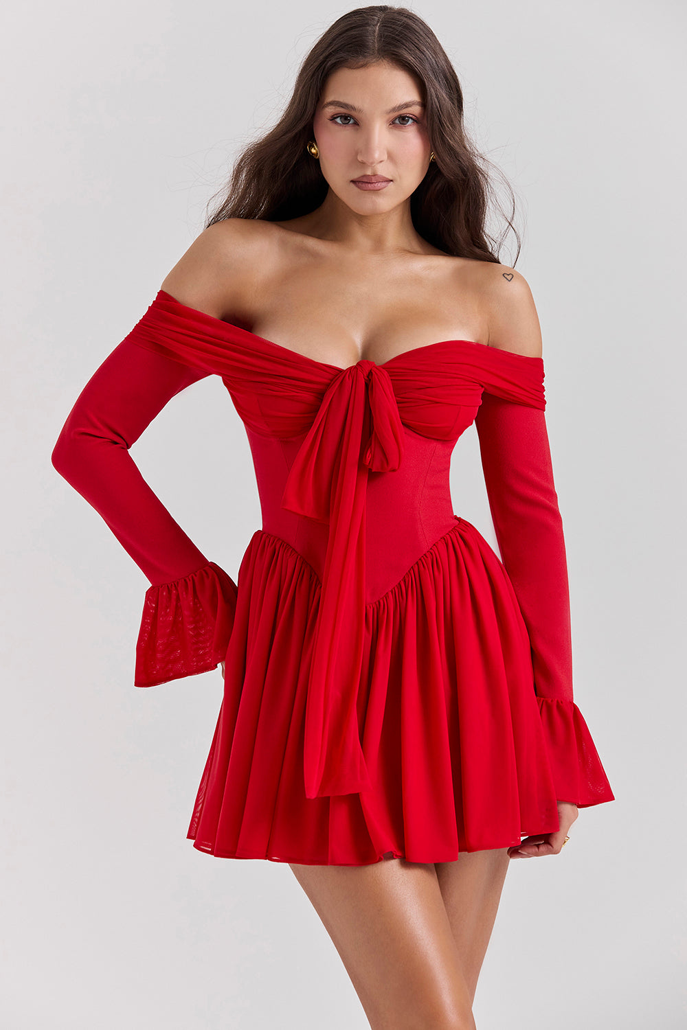 Off shoulder långärmad minidress