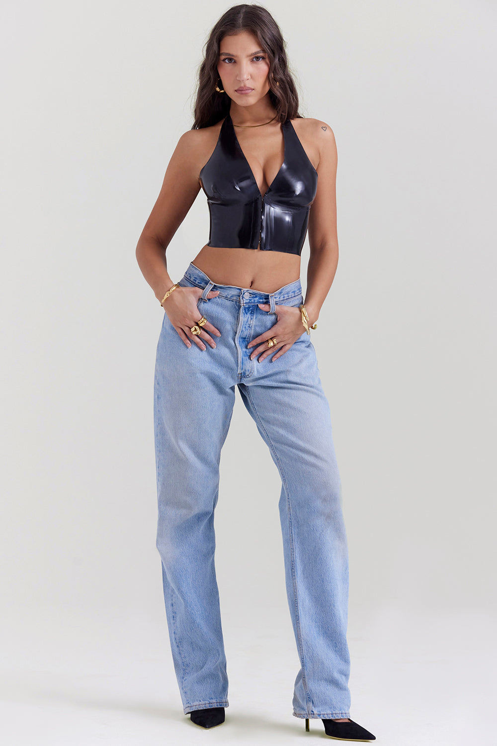 Svart latex haltertopp