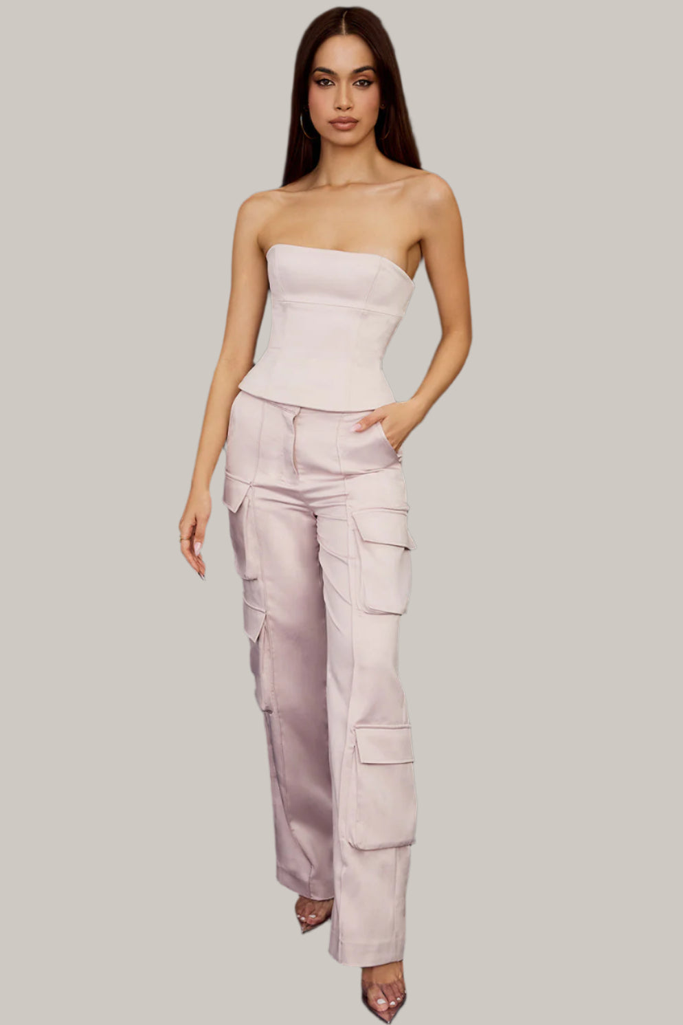 Axelbandslös satinkorsett med byxor med raka ben