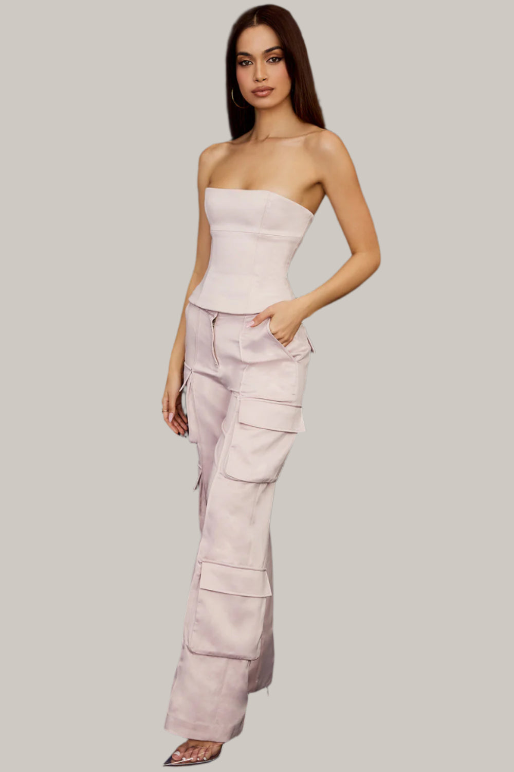 Axelbandslös satinkorsett med byxor med raka ben