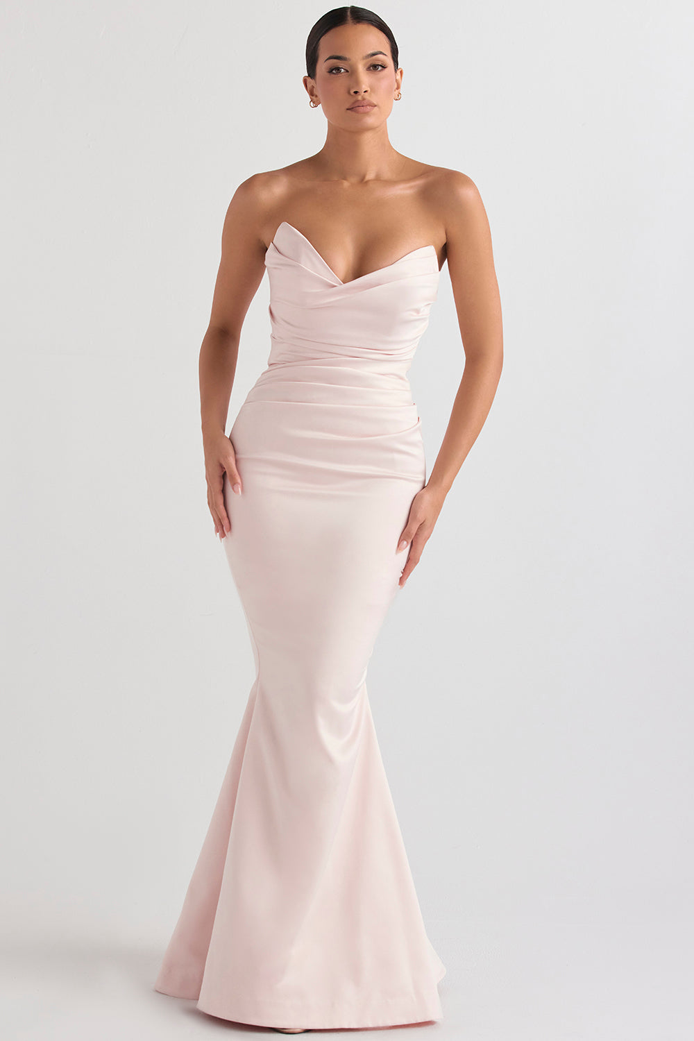 Strapless lange avondjurk met gedrapeerd lijfje