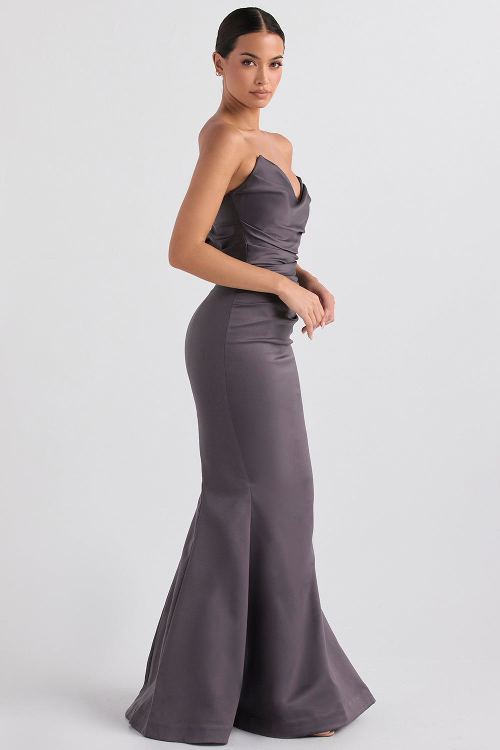 Strapless lange avondjurk met gedrapeerd lijfje