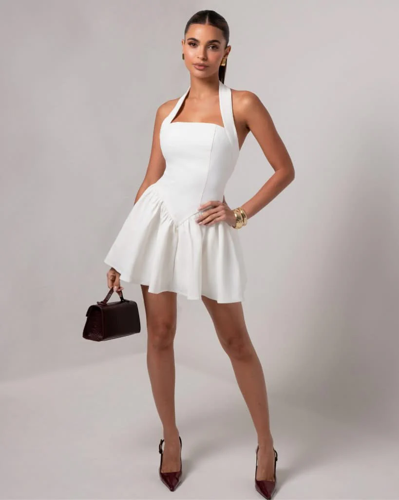 Halter Mini Jurk met Uitlopende Rok