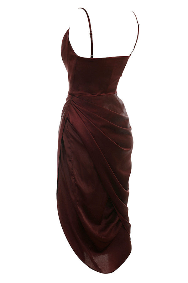 Elegant klänning av satin