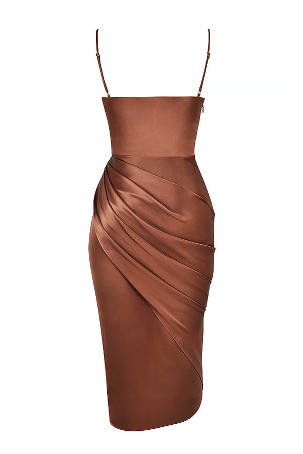 Elegant klänning av satin