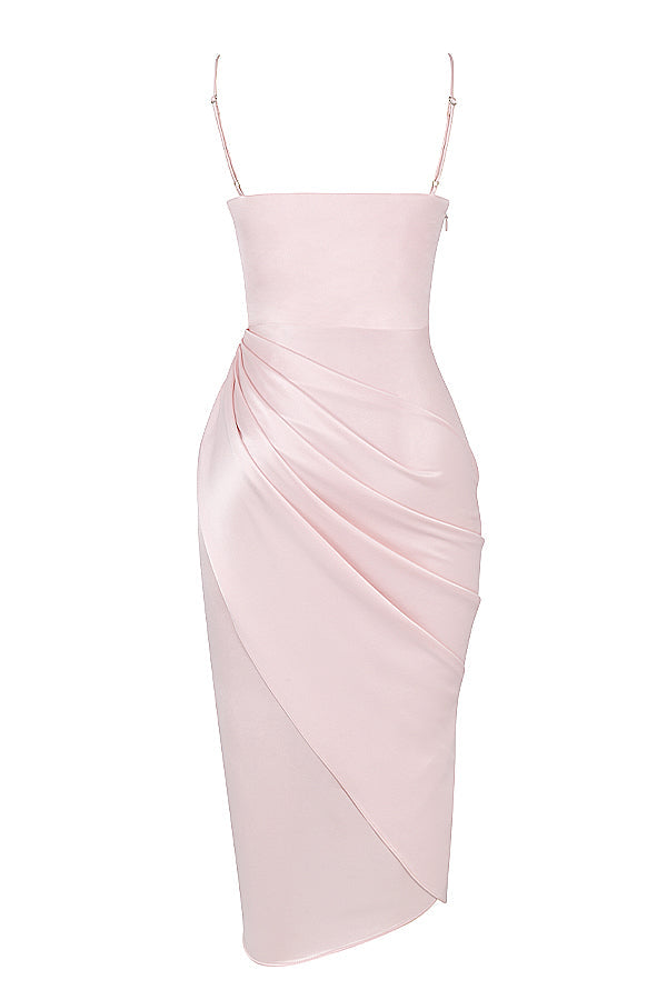 Elegant klänning av satin