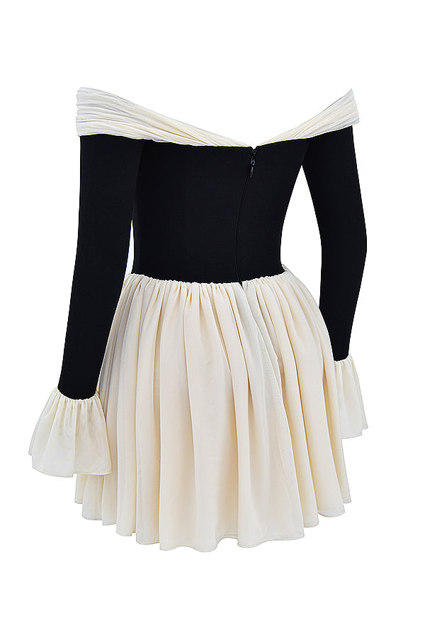 Off shoulder långärmad minidress