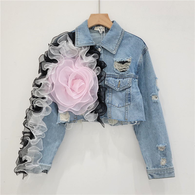 Blommig kort jeansjacka