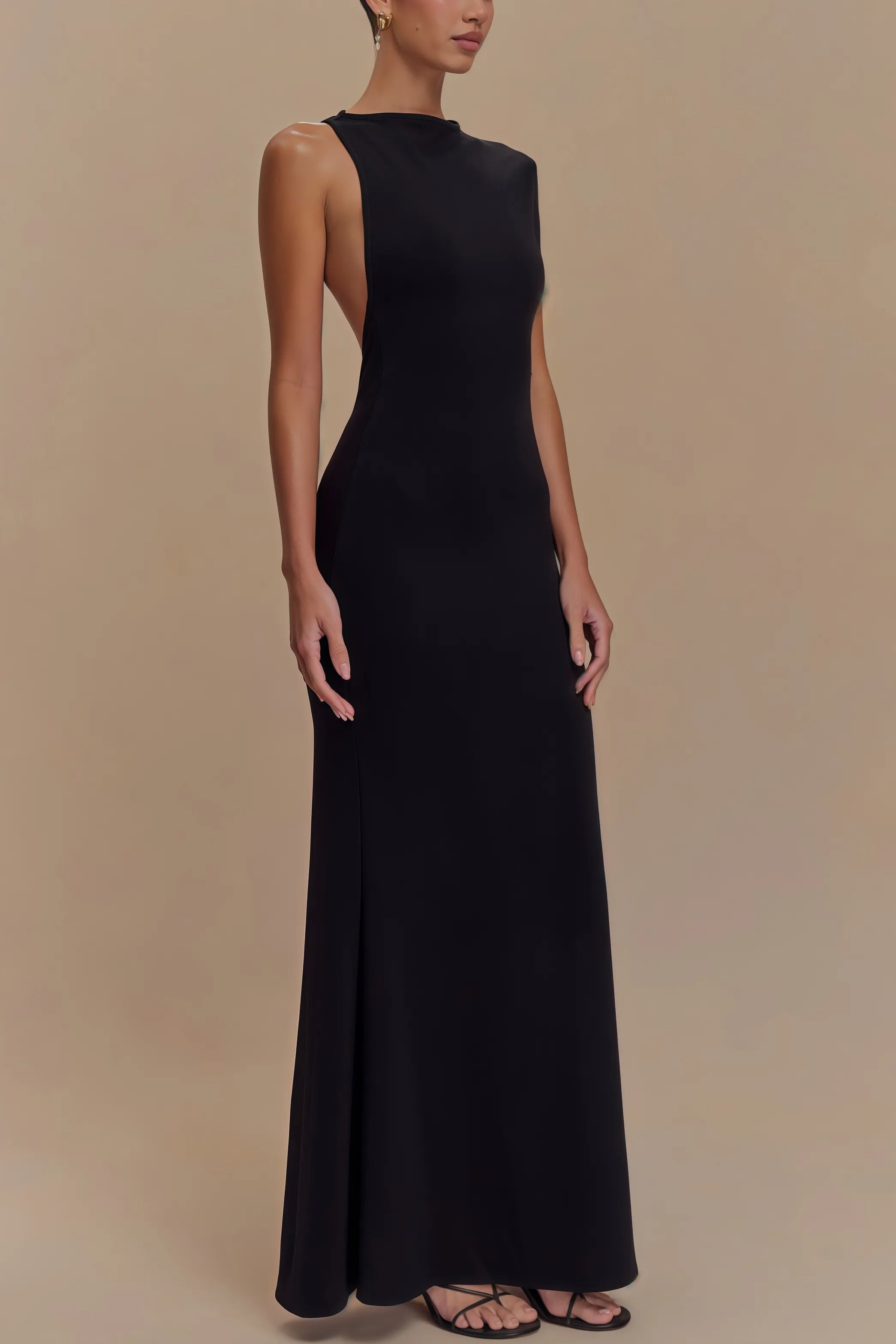Zwarte mouwloze maxi-jurk