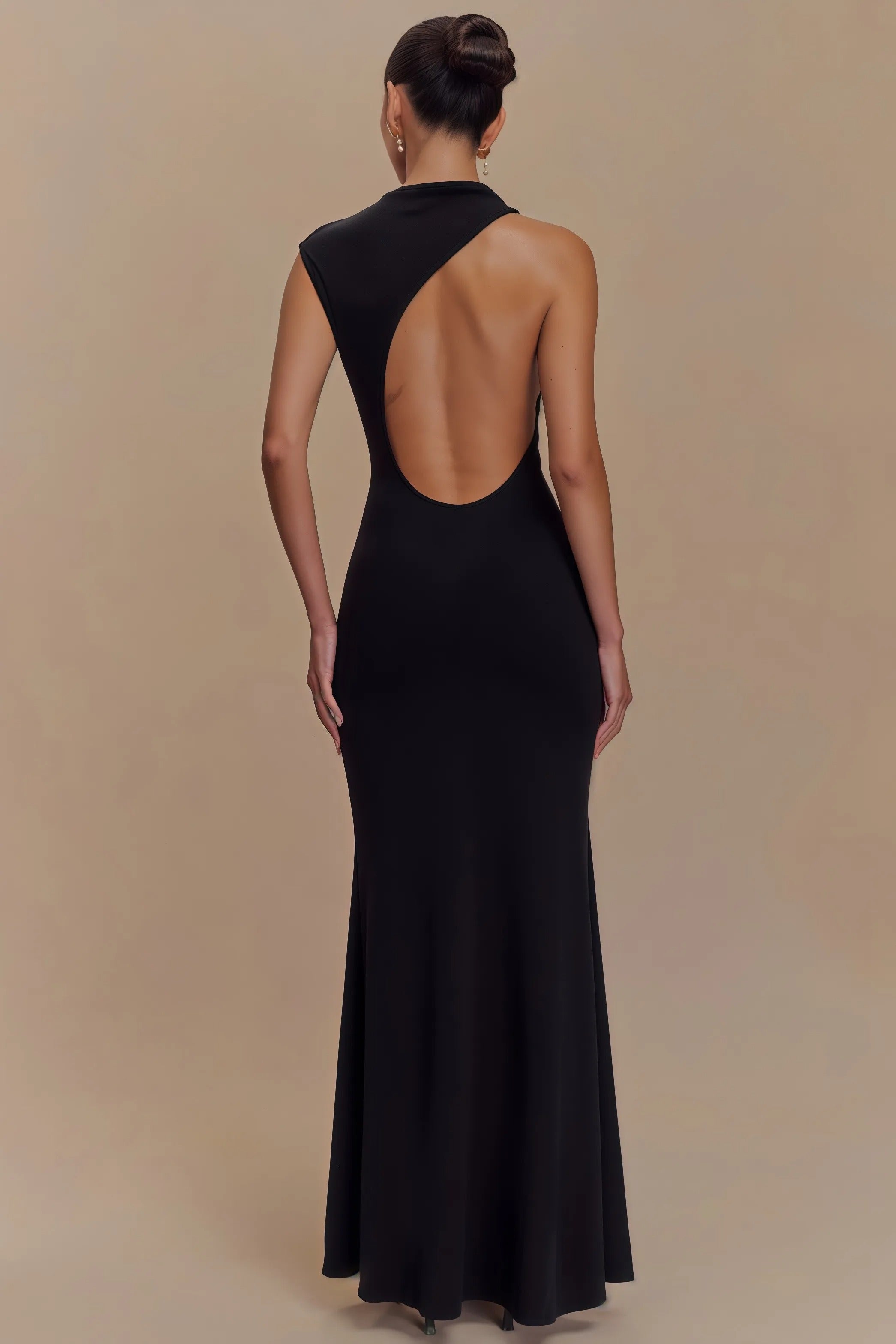 Zwarte mouwloze maxi-jurk