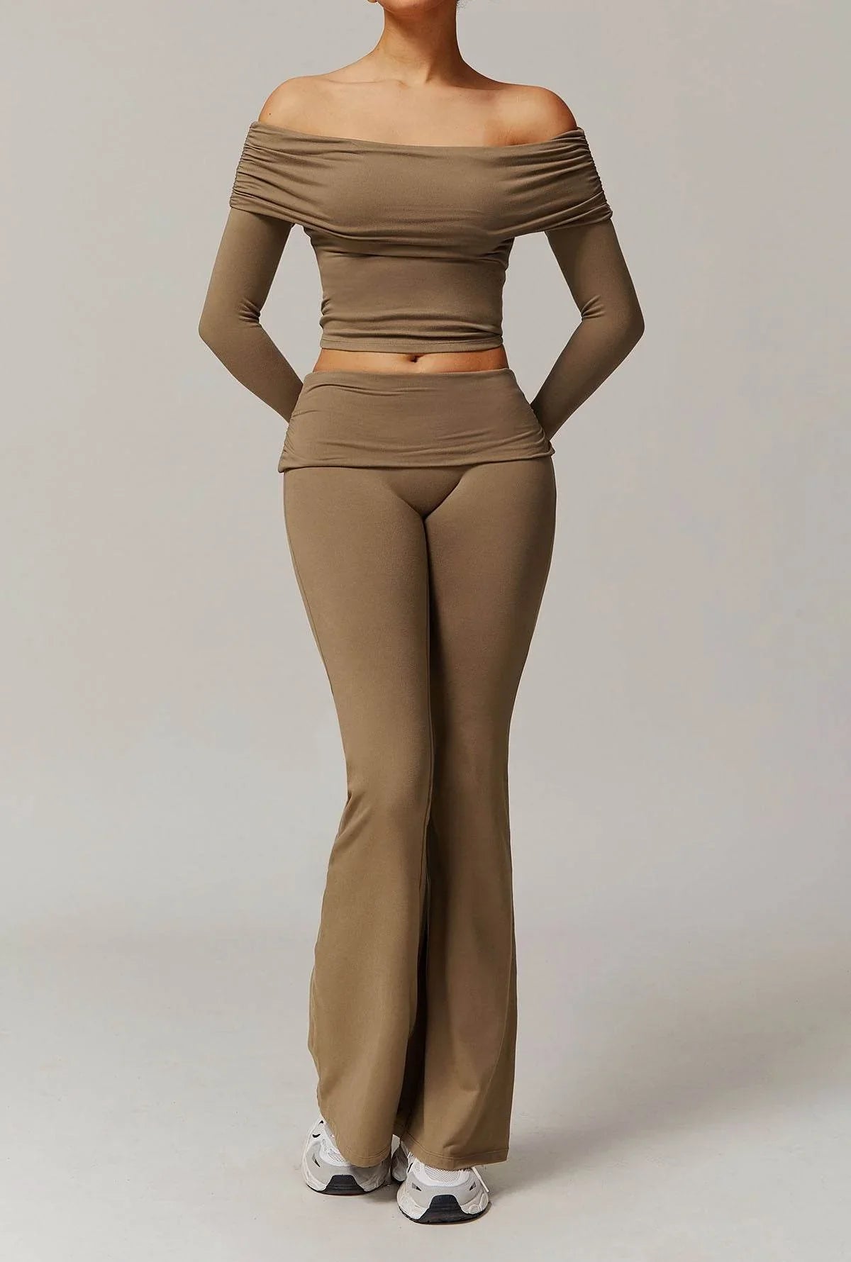 Off-Shoulder Set met Flared Broek