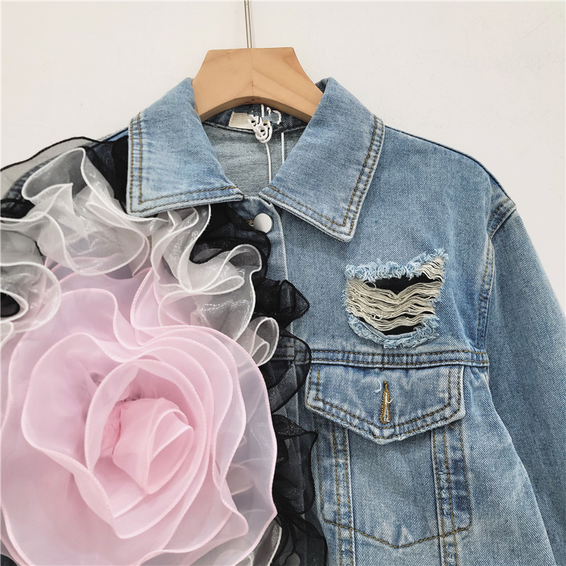 Blommig kort jeansjacka