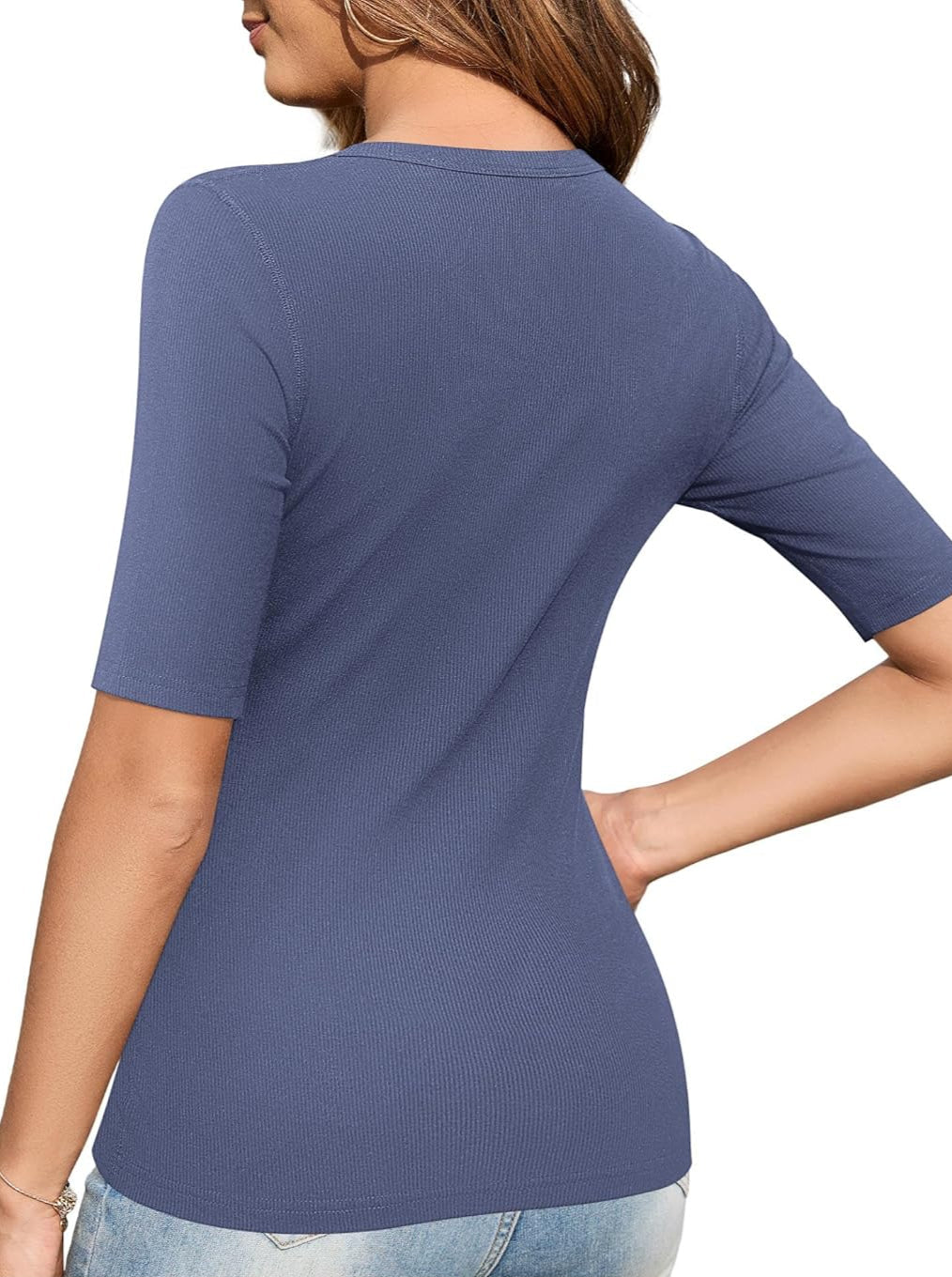 Geribbelde top met knoopdetail en halflange mouwen