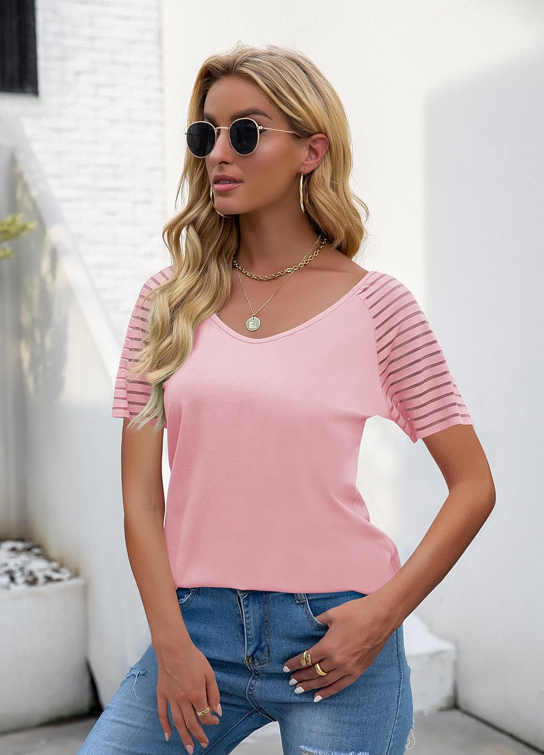 T-shirt met transparante strepen op de mouwen