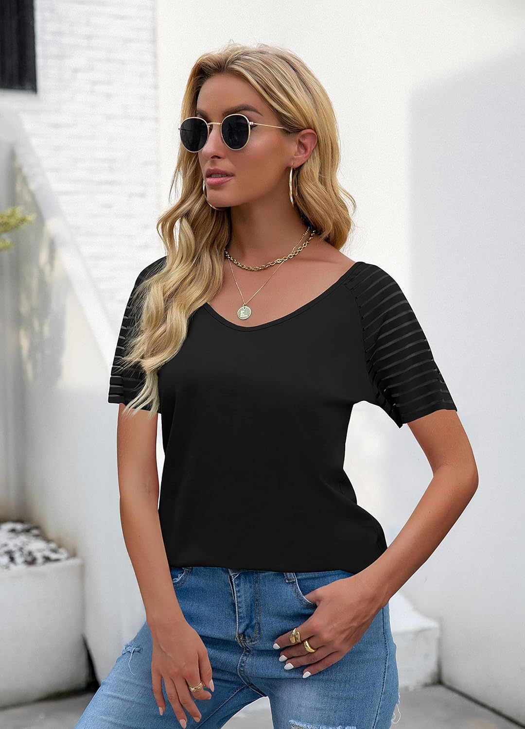 T-shirt met transparante strepen op de mouwen