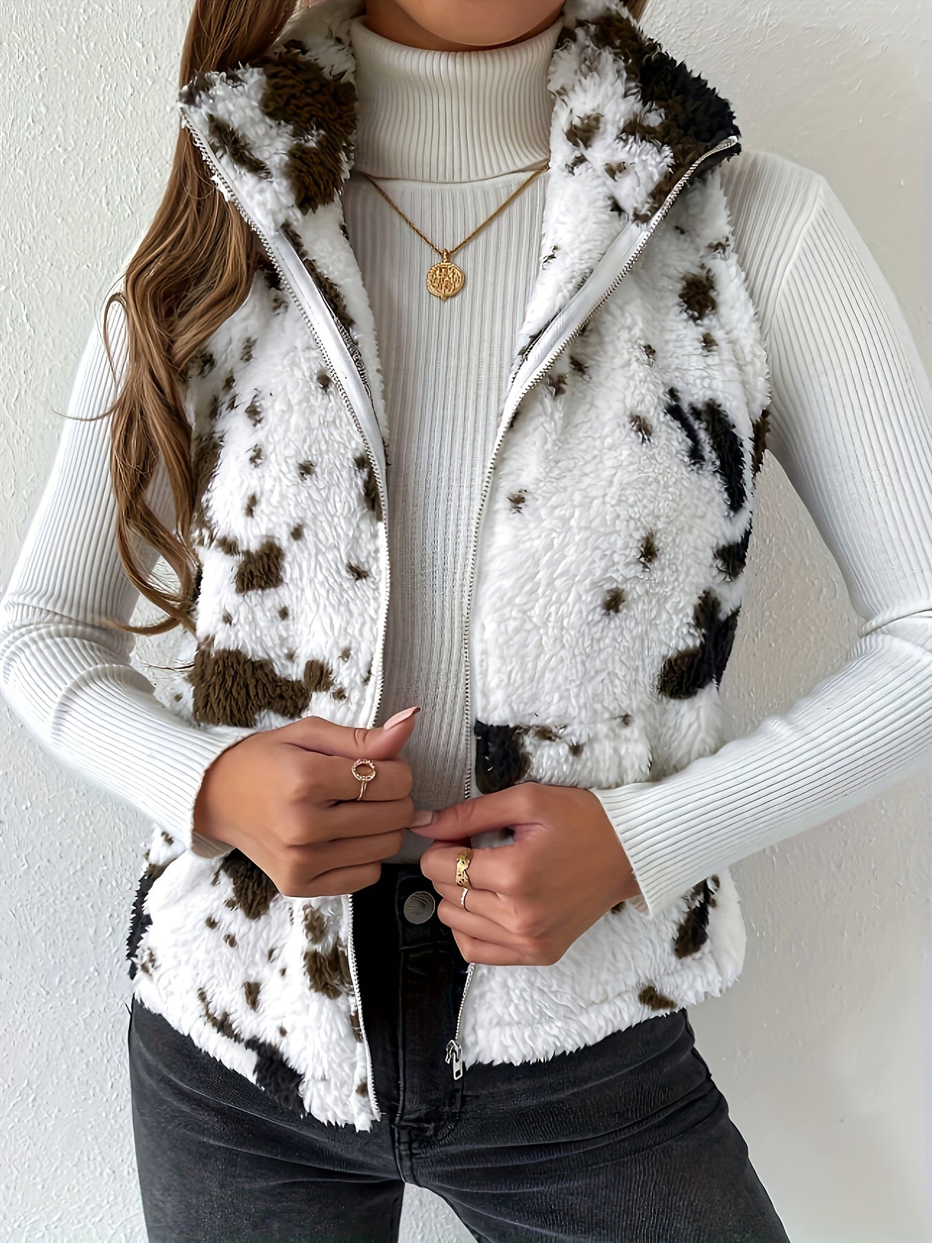 Mjuk fluffig svartvit cardigan