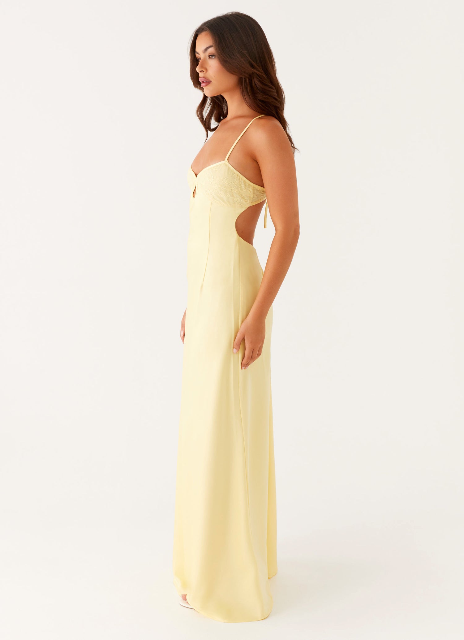 Lichtgele maxi-jurk met kanten details