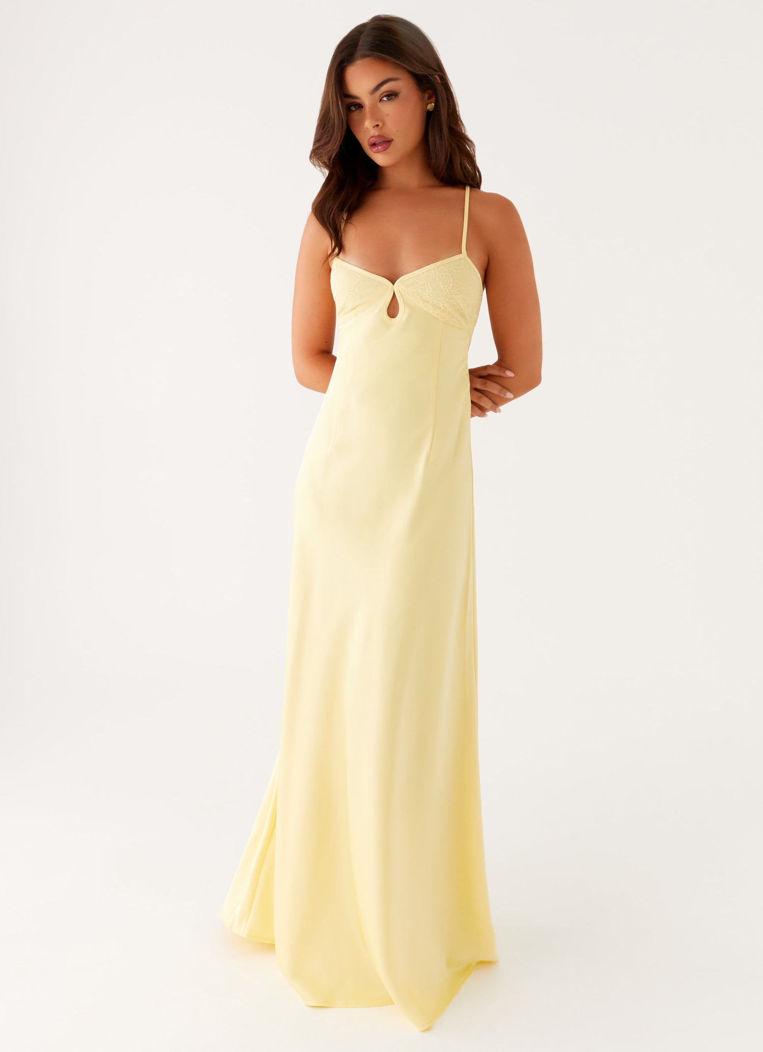 Lichtgele maxi-jurk met kanten details