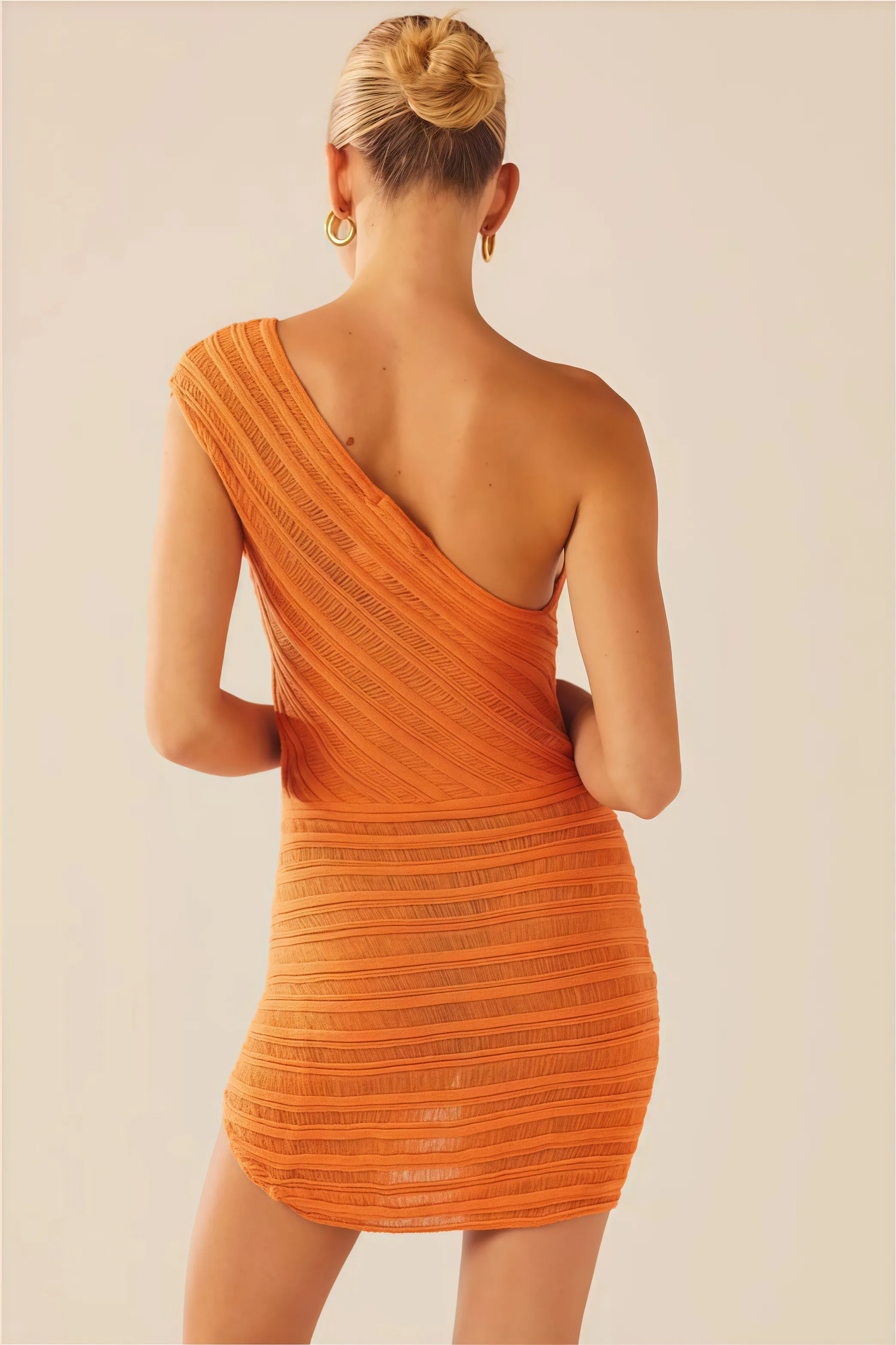 Oranje asymmetrische mini-jurk met structuurpatroon