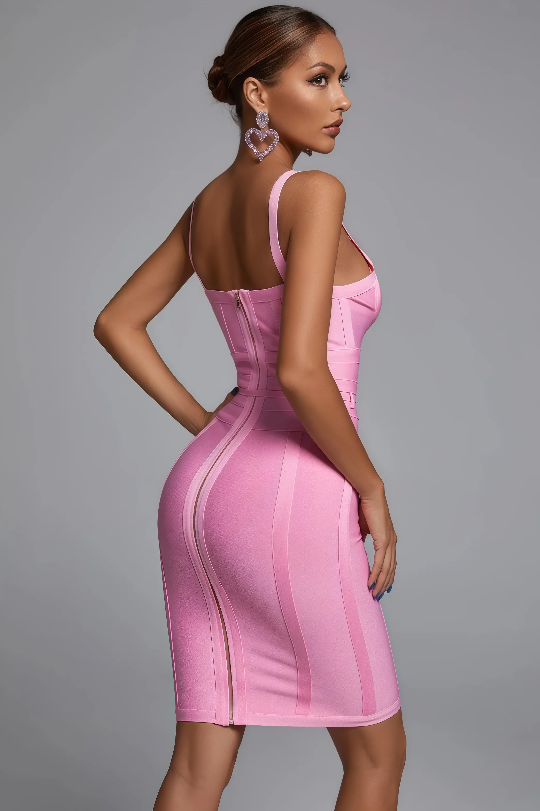 Roze getailleerde midi-jurk met strikdetail