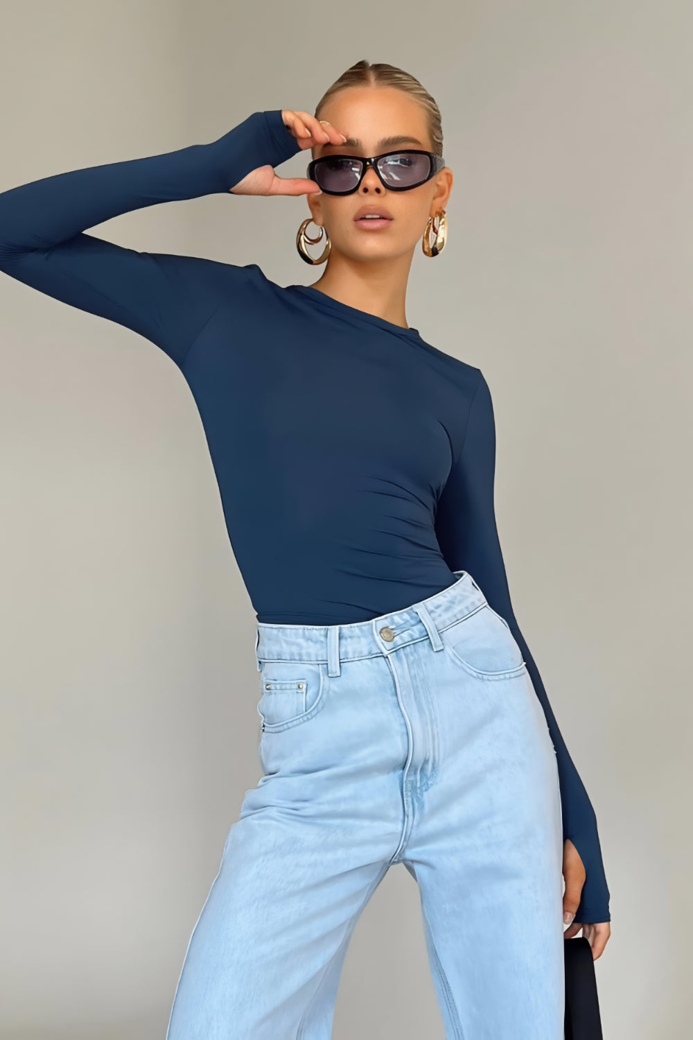 ESSENCE RONDE-HALS TOP