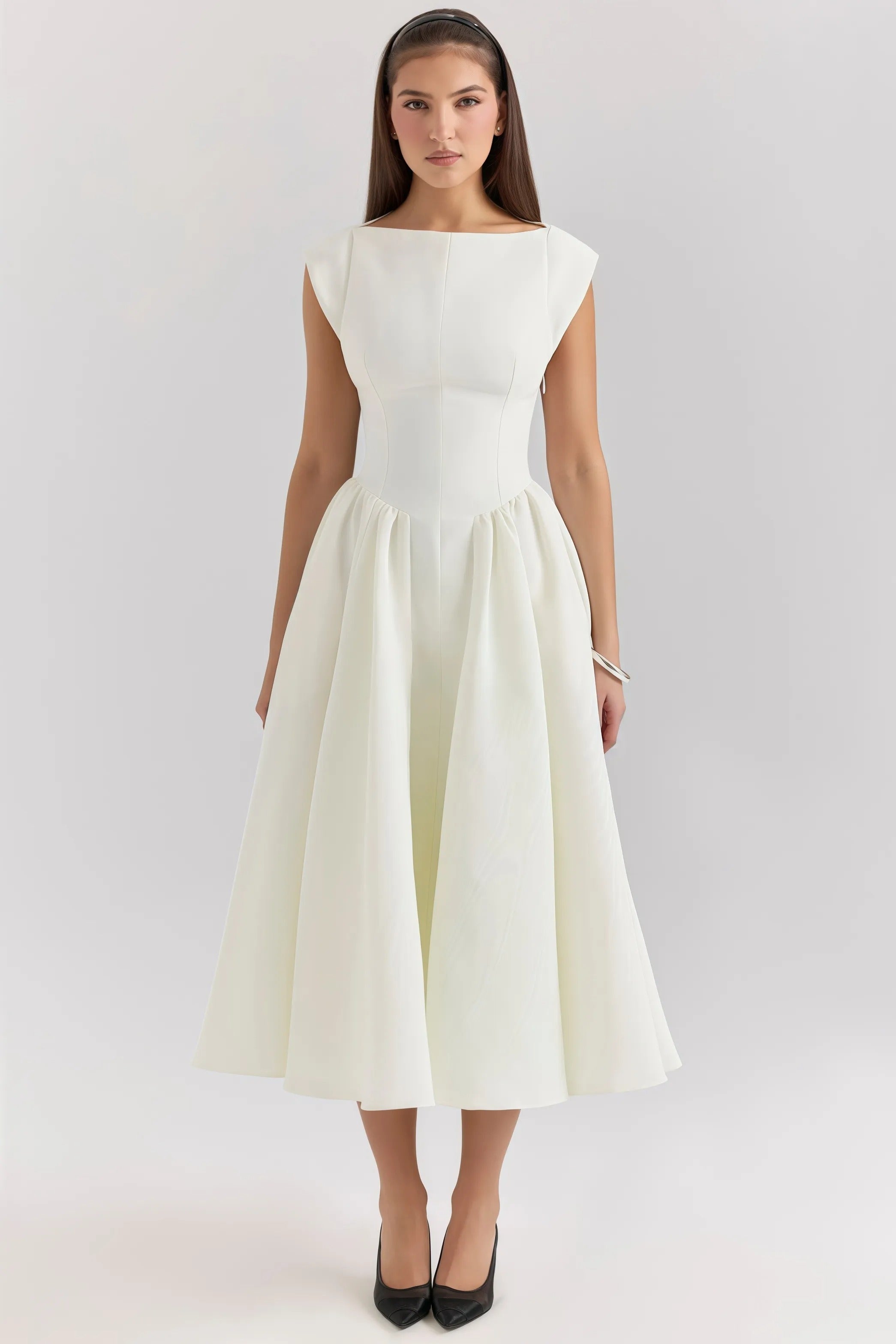 Witte elegante midi-jurk met uitlopende rok