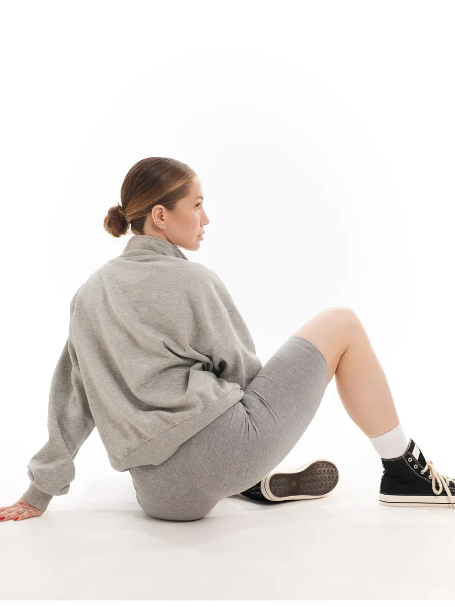 Lichtgrijze Sportshorts