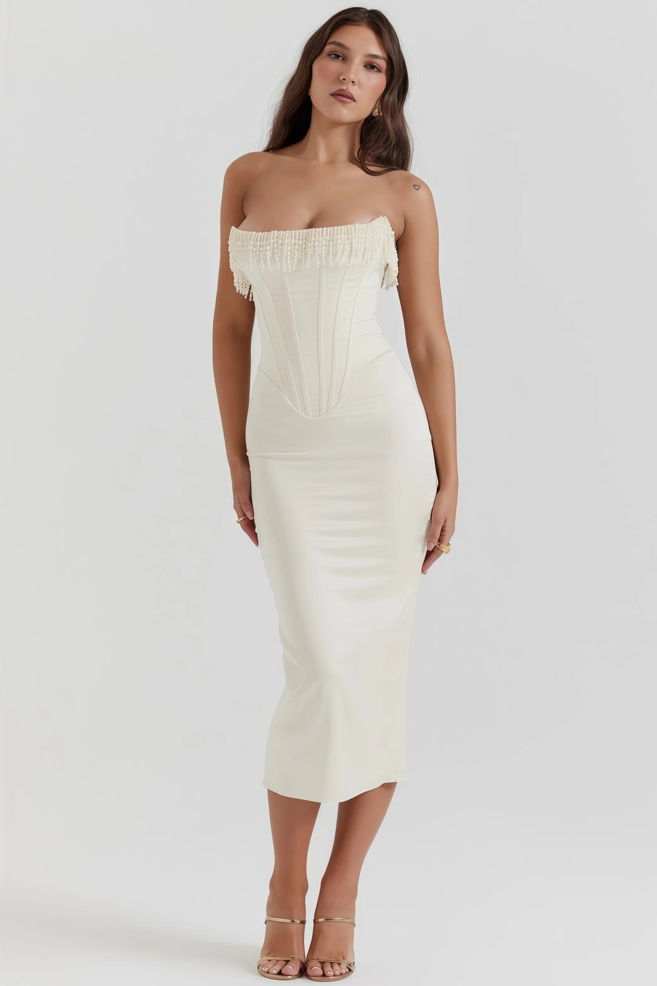 Ivoorkleurige strapless midi-jurk met pareldetails